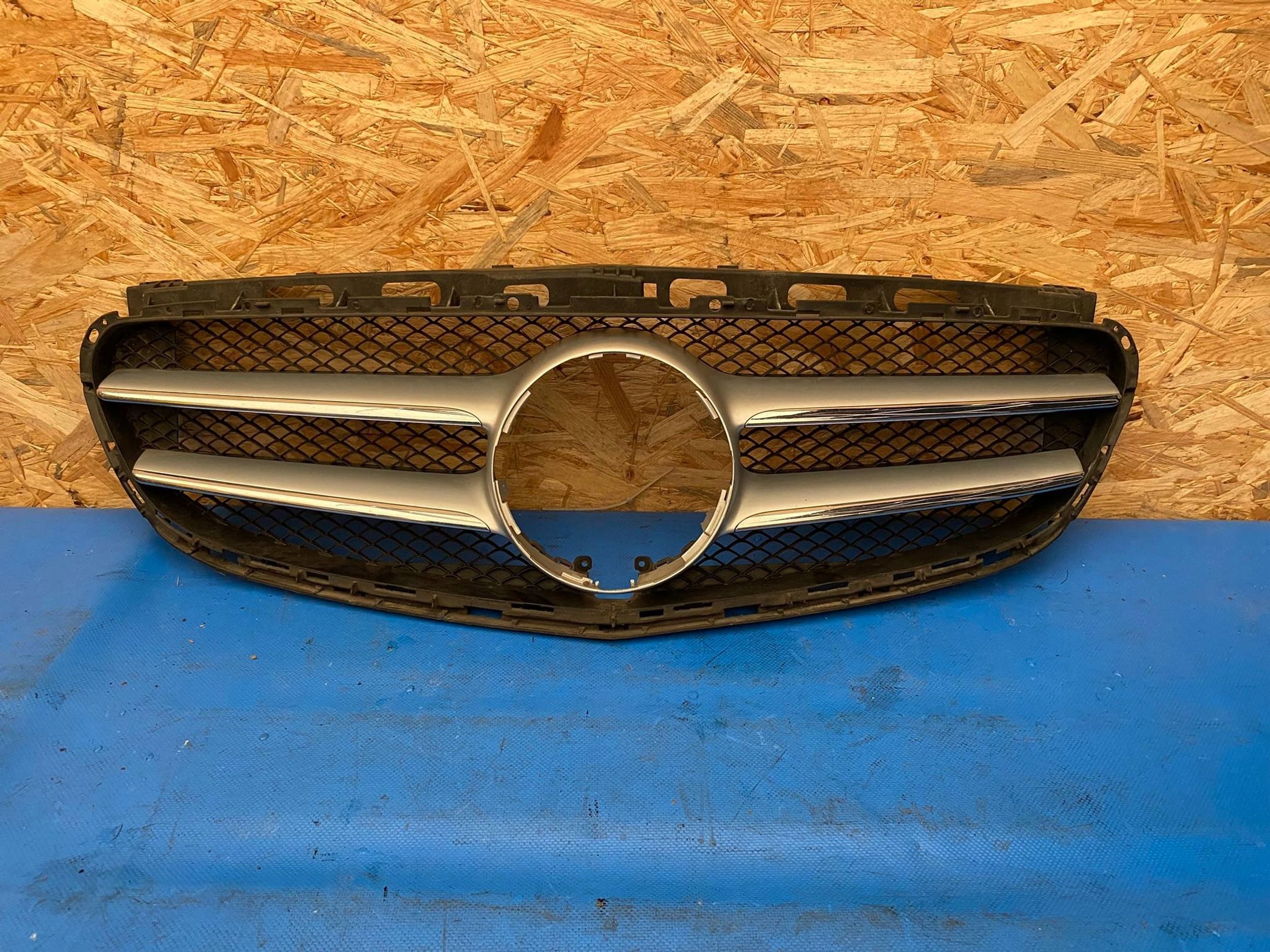 Mercedes-Benz E-Klasse W212 Kühlergrill FRONTGRILL Kühlergitter A2128850200 - Thumbnail 1