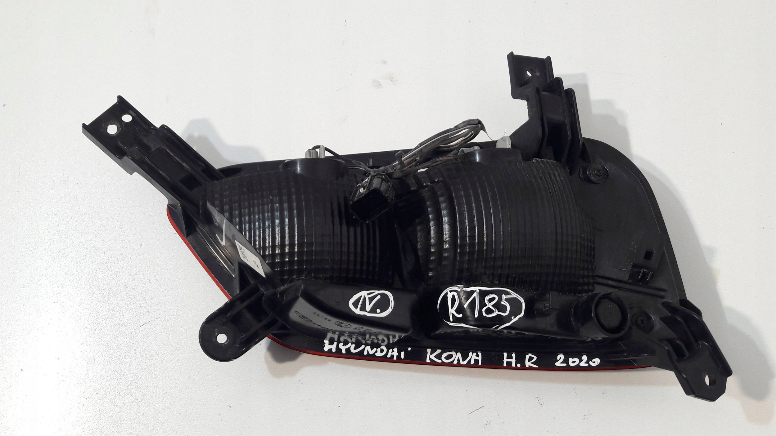 Hyundai Kona EV light rear right w bumper 92406K4000 (R185)