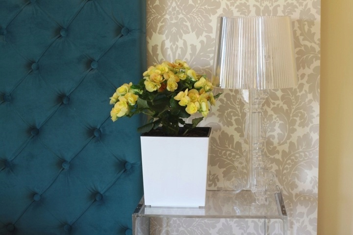 DONICZKA Z WKŁADEM KWADRATOWA PLASTIKOWA BALKONOWA BIAŁA DONICA DUŻA Długość 30 cm