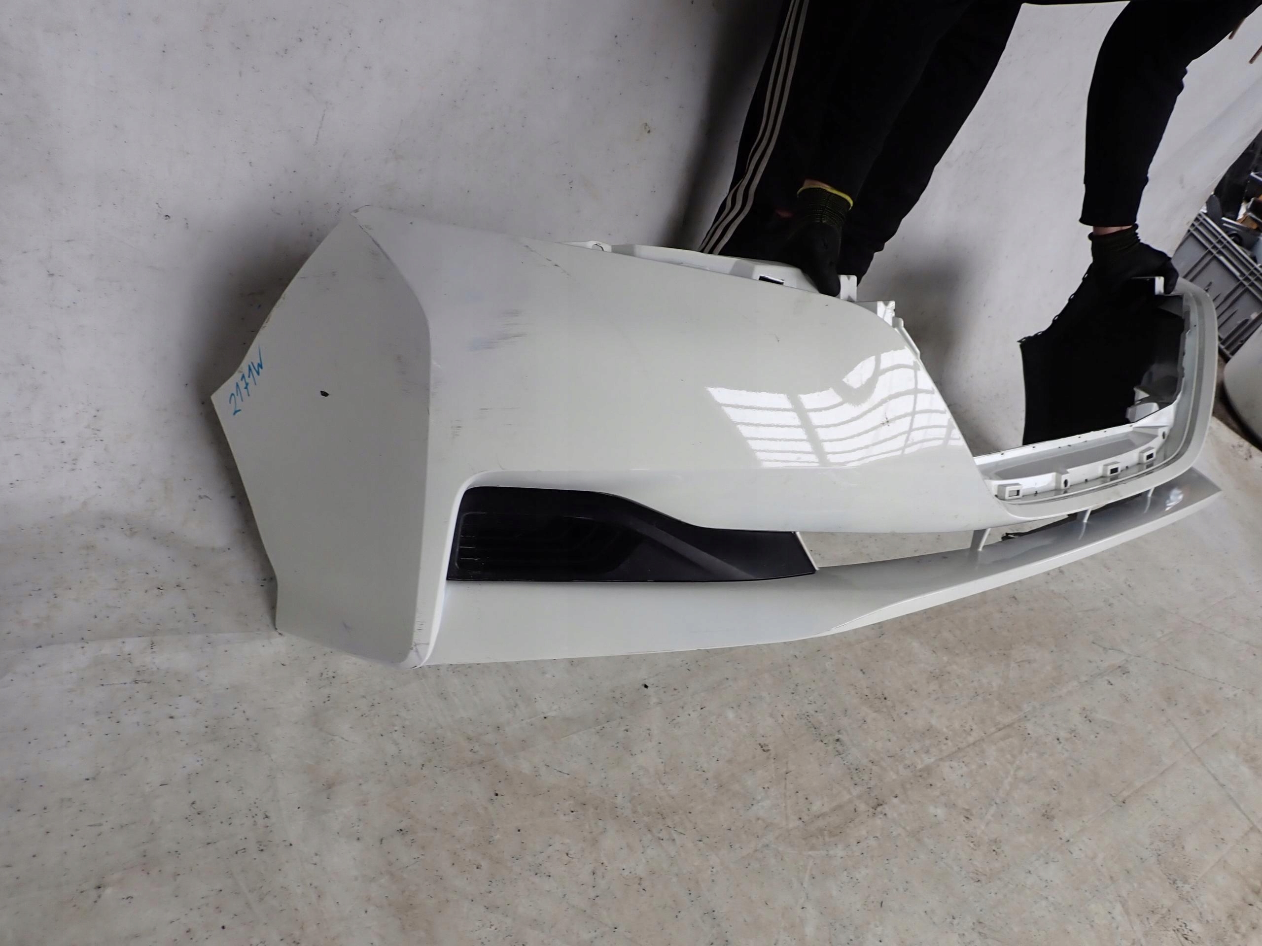 NISSAN LEAF II ZE1 17- bumper front front