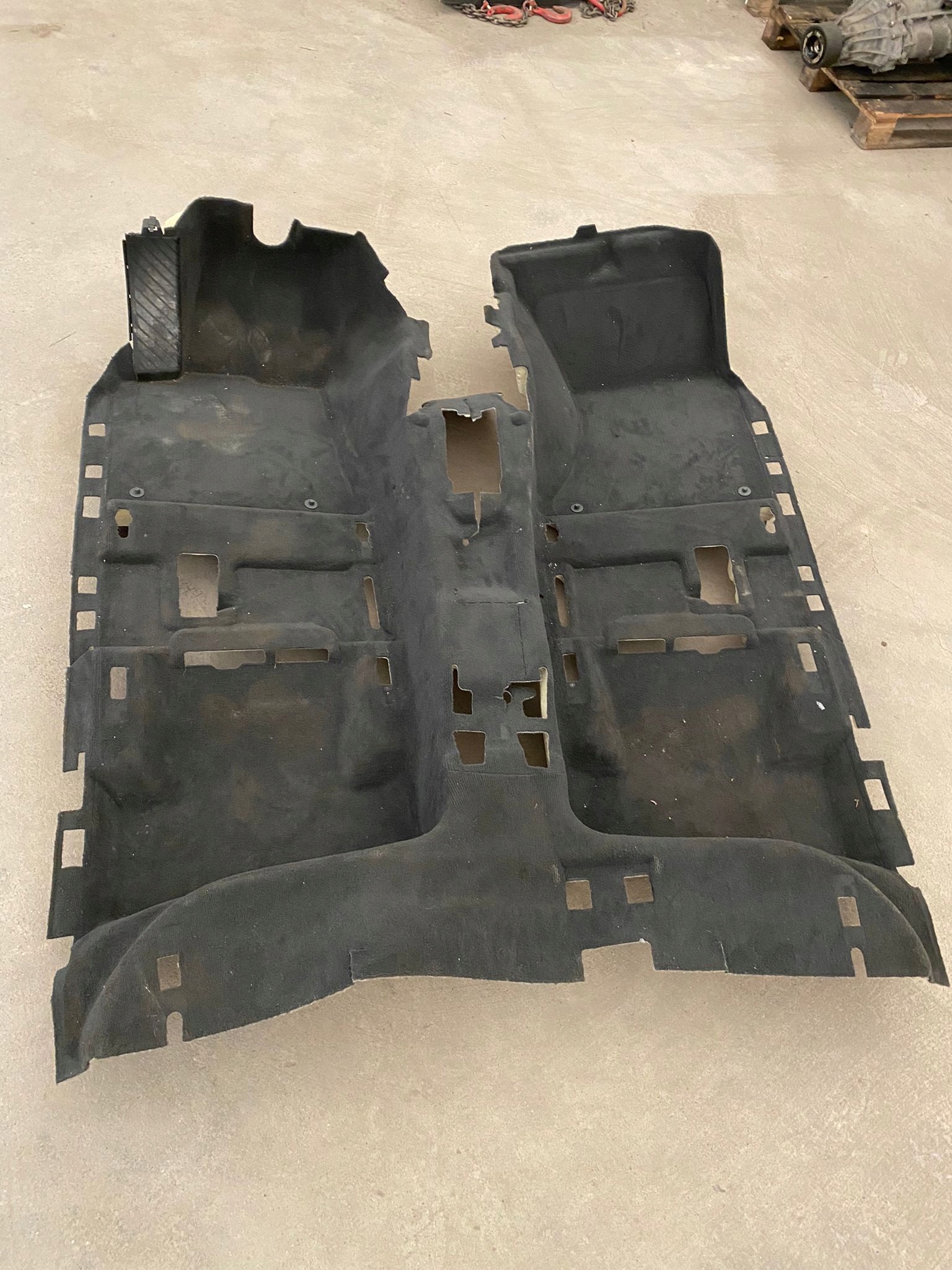 Ковровое покрытие 8R1863021A AUDI Q5