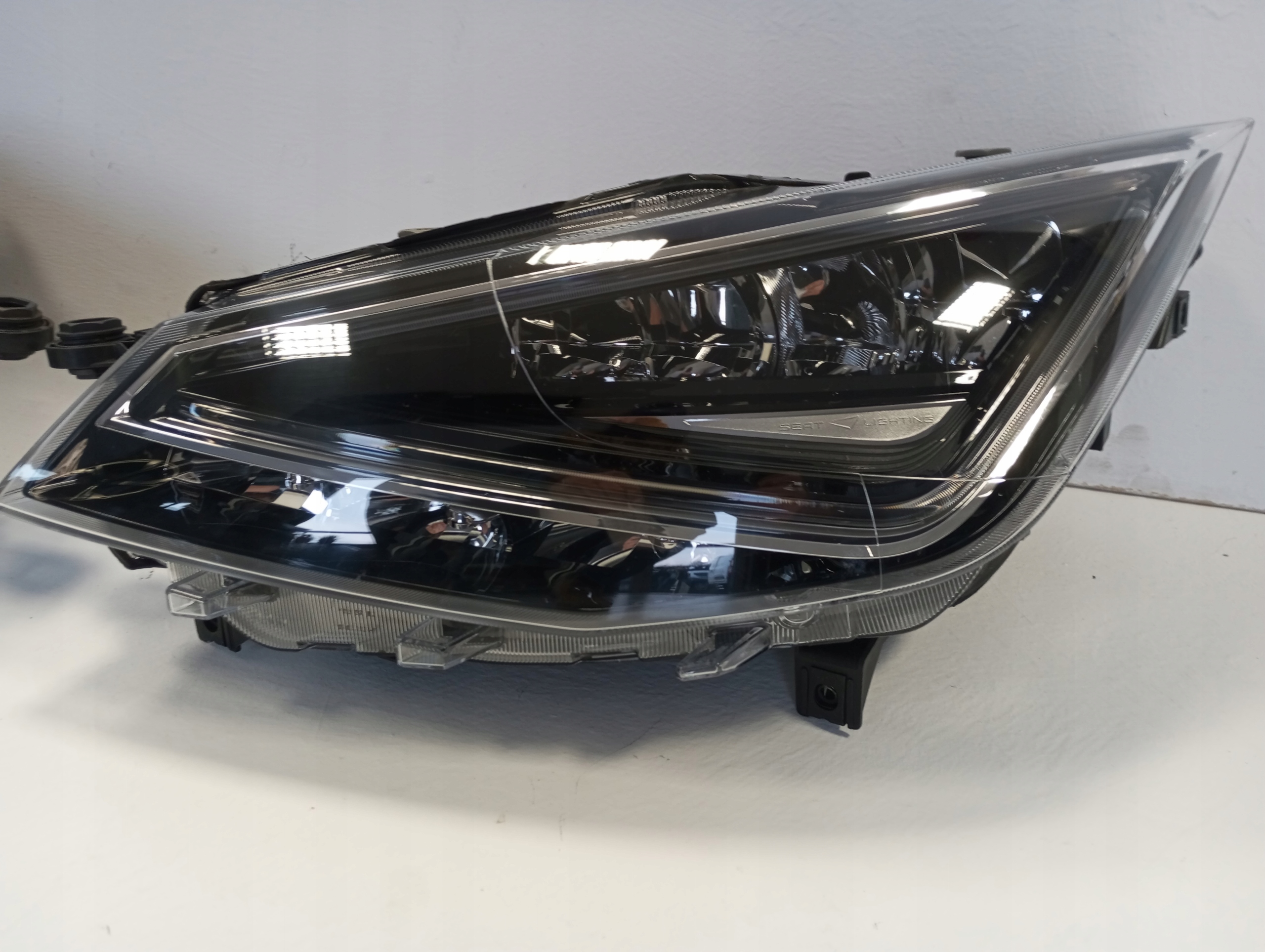 light front FULL LED SEAT ARONA 6F 6F1941007C 6F1941008C