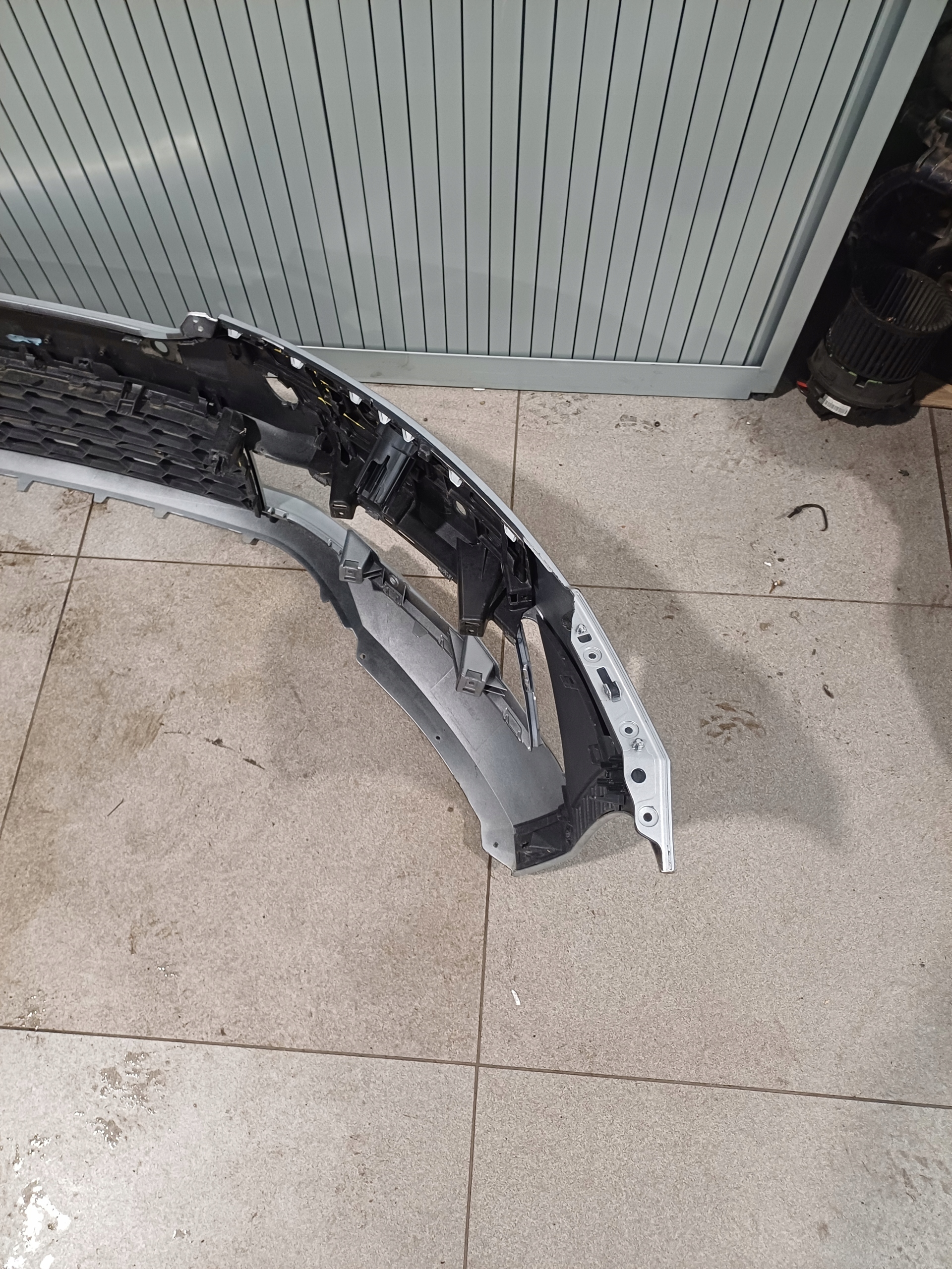 bumper front front SKODA SUPERB 3 III LIFT 19R- 3V0807221F 6 X PDC