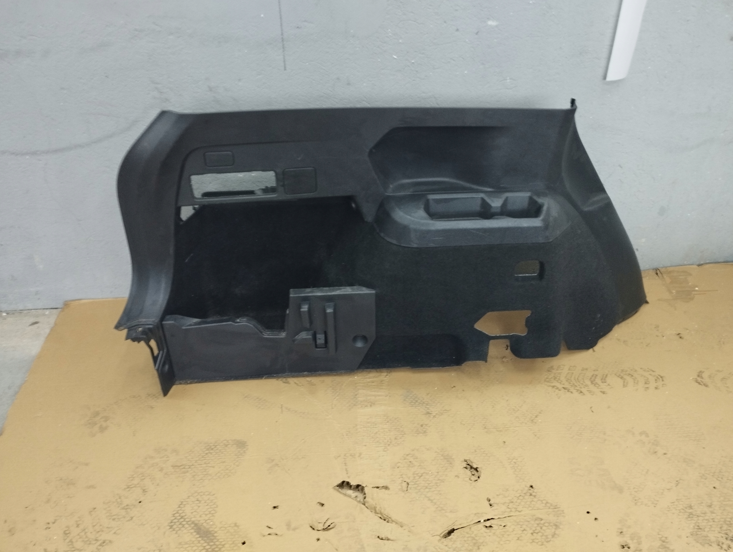 SEAT TARRACO BOCZEK BAGAŻNIKA LEWY 5FJ867035