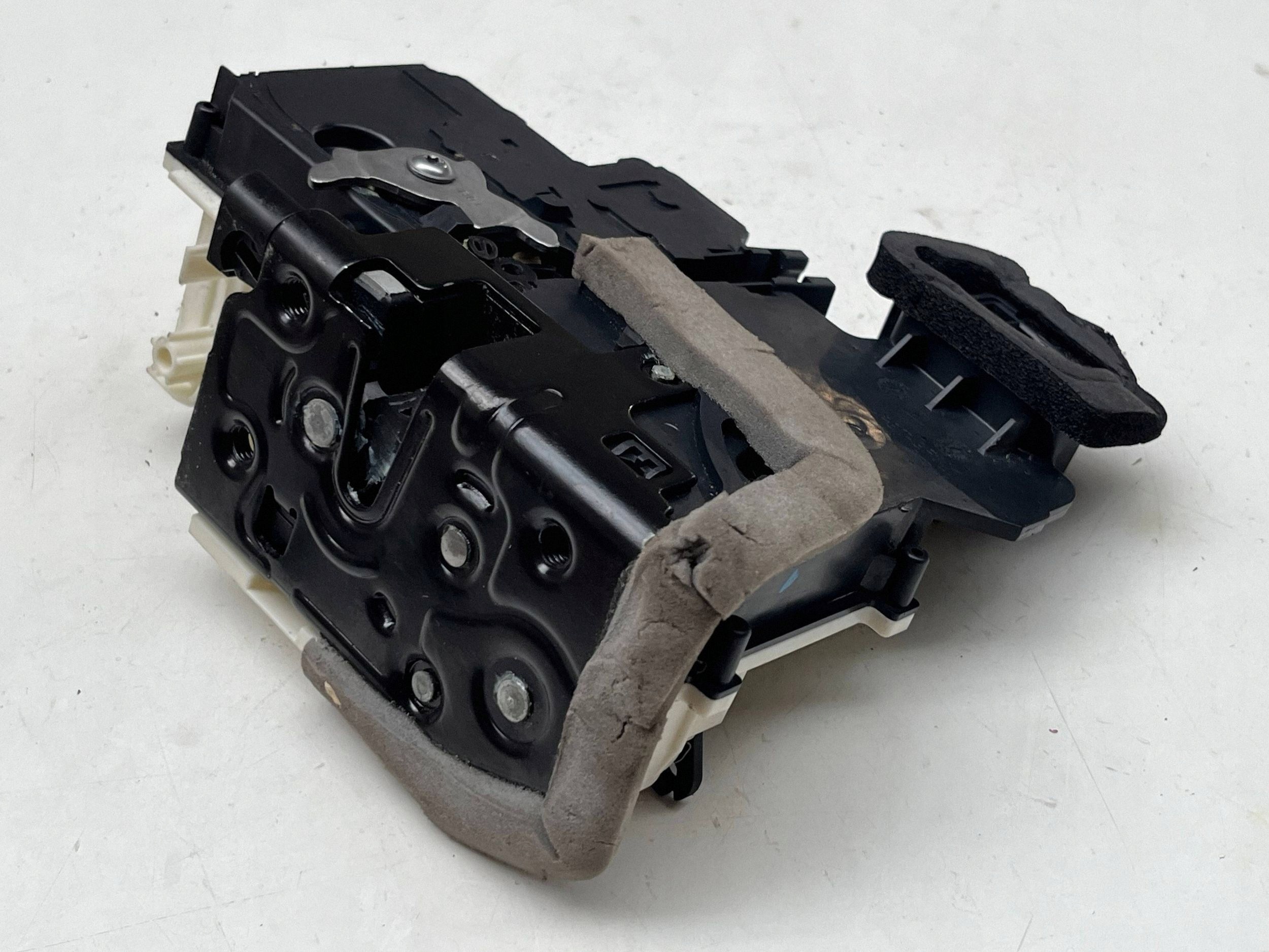 AUDI A6 C8 lock door right rear part 4K0839016P @M