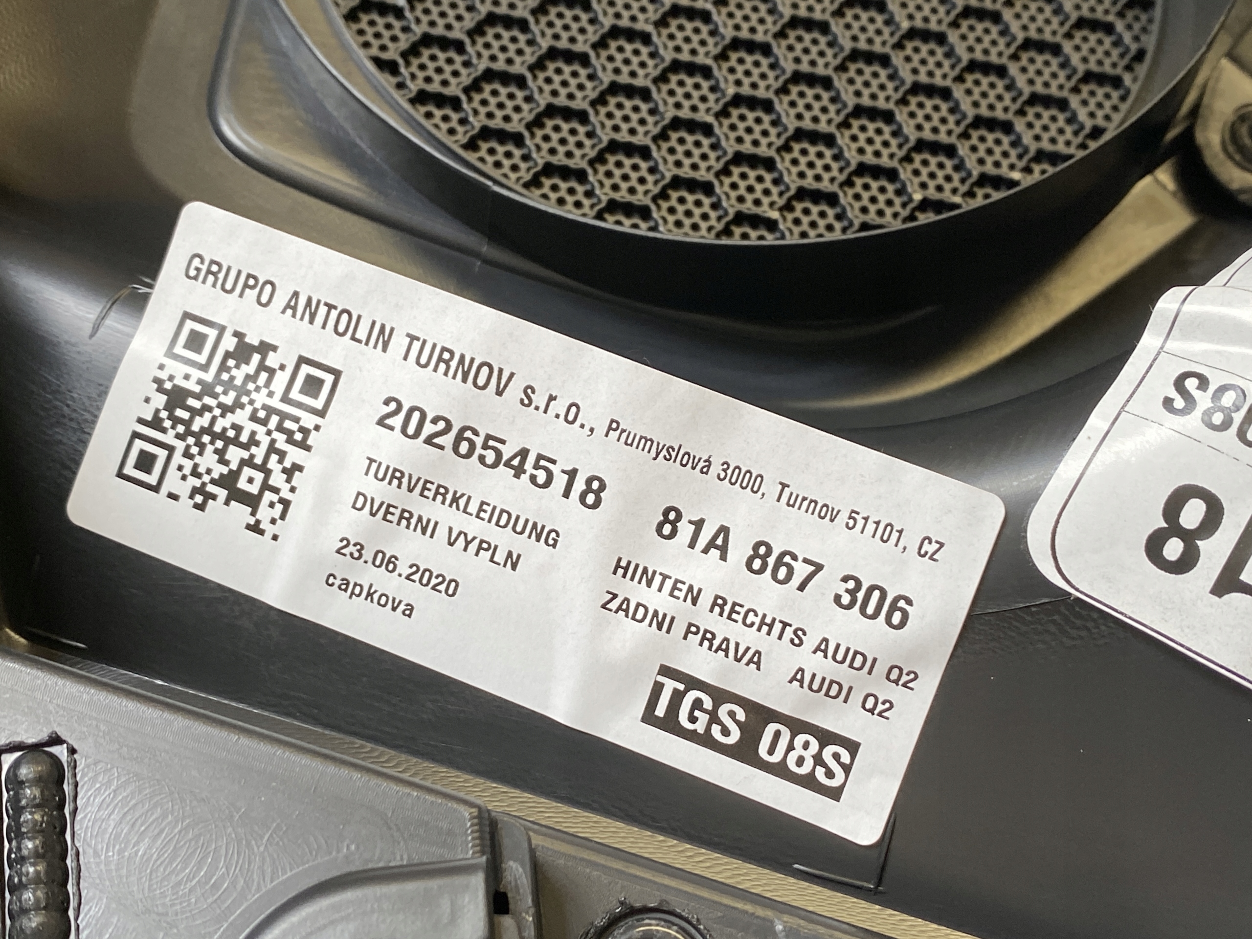 AUDI Q2 81A side door right rear part