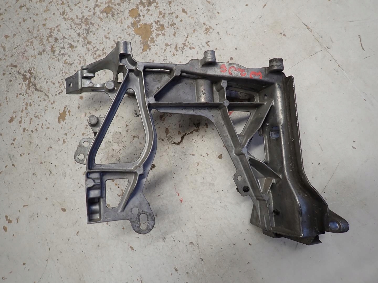 console supports left MERCEDES C-class W205 2014- A2056221600