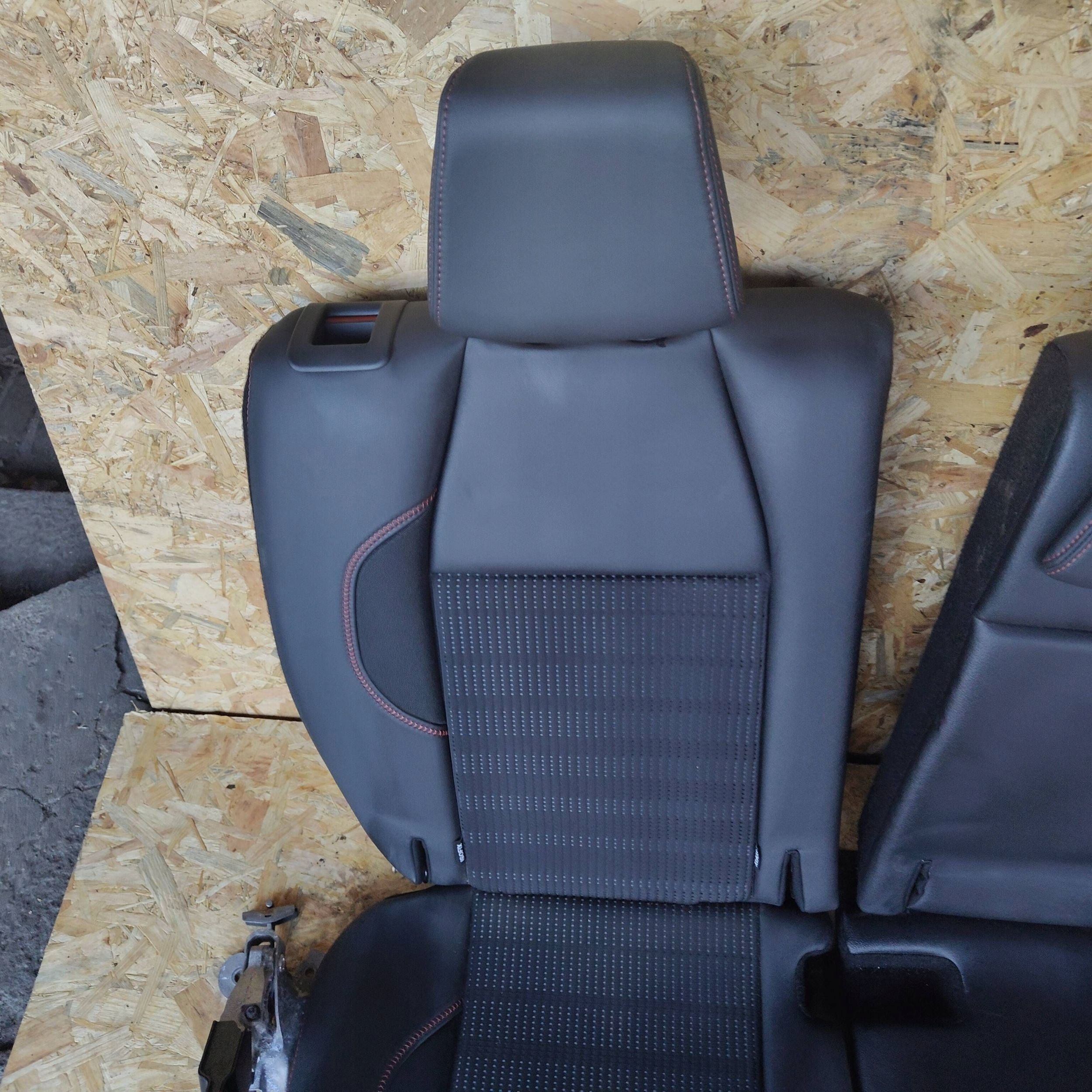 Komplet sedili Peugeot 2008 e GT LINE