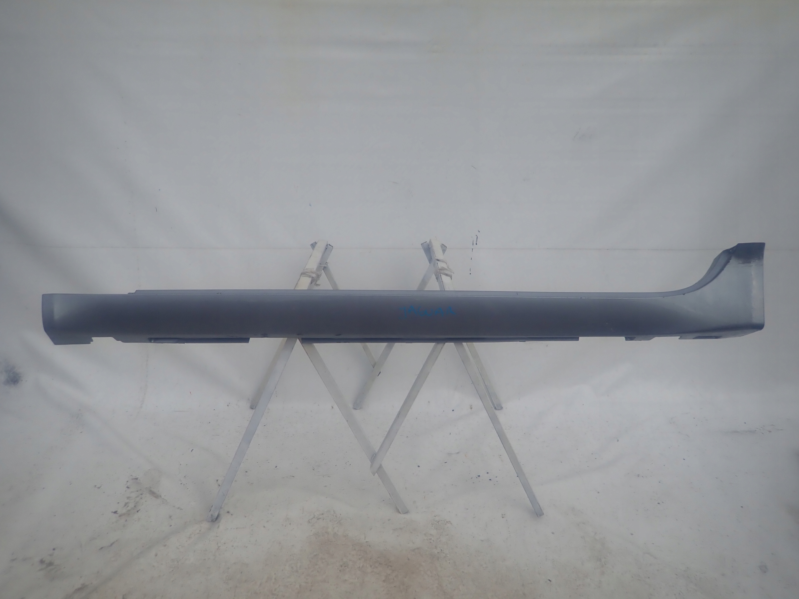 JAGUAR XF X250 07-11 threshold left moulding threshold
