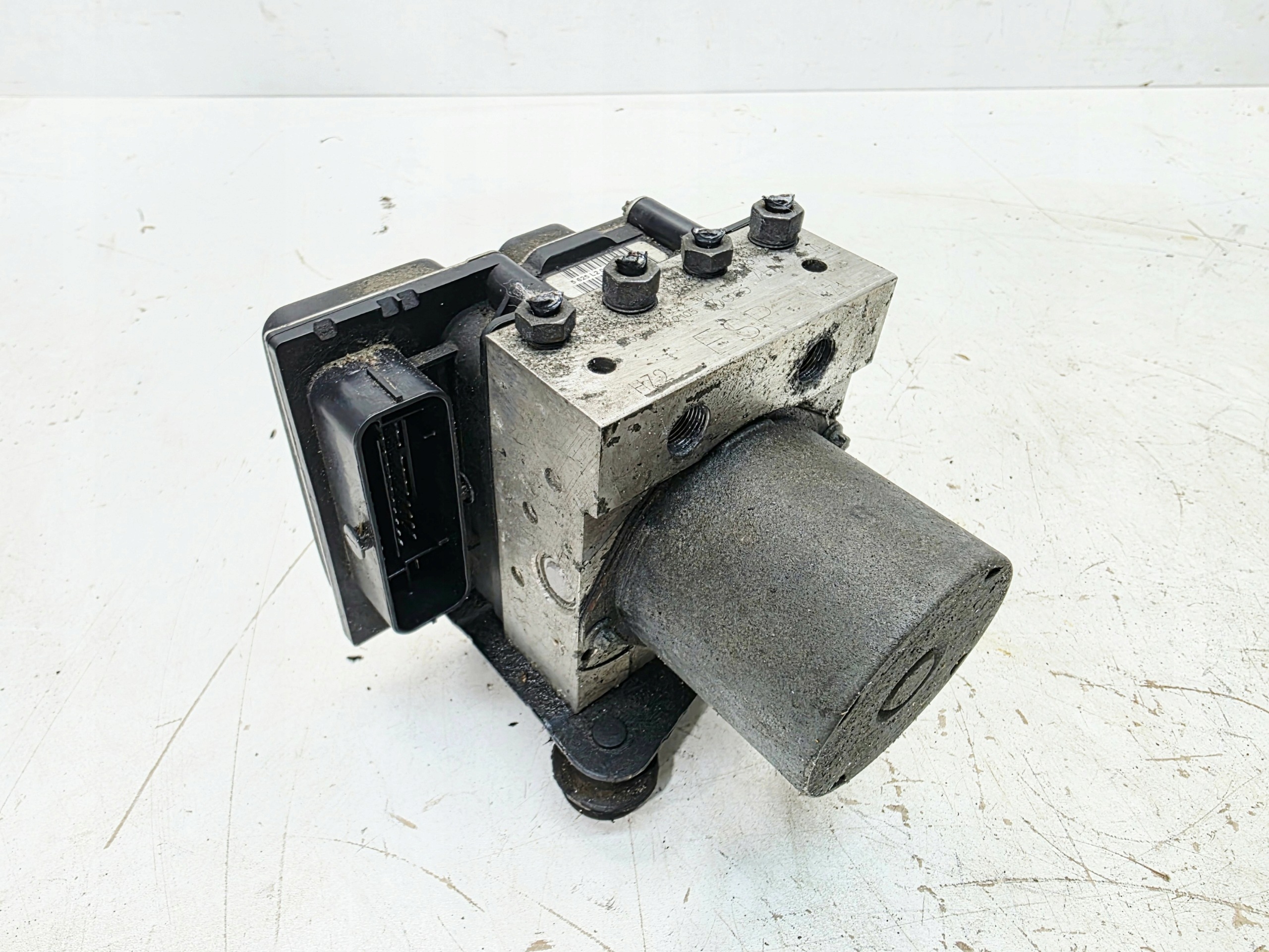 servo frein + unité de commande électronique uce ABS ESP AUDI A4 B8 A5 8K0907379CP 8K0614517HA