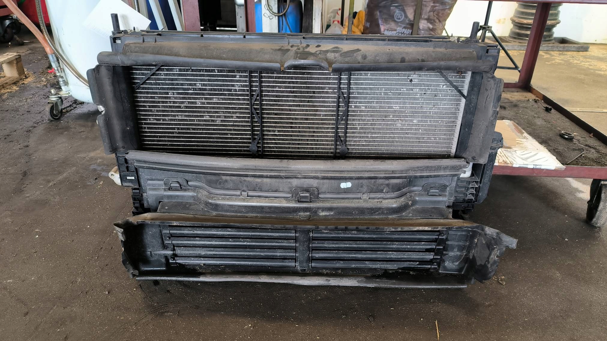 support panel for radiators radiator VOLVO S90