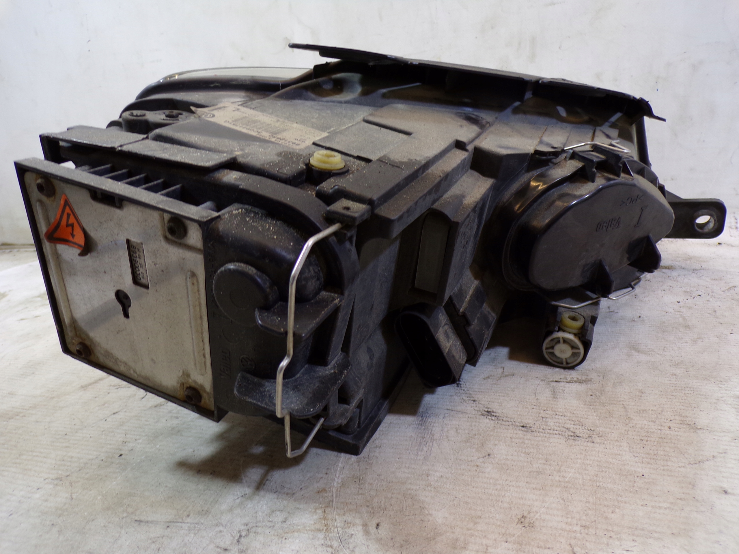 light front front left VOLKSWAGEN PASSAT B6 XENON (1)
