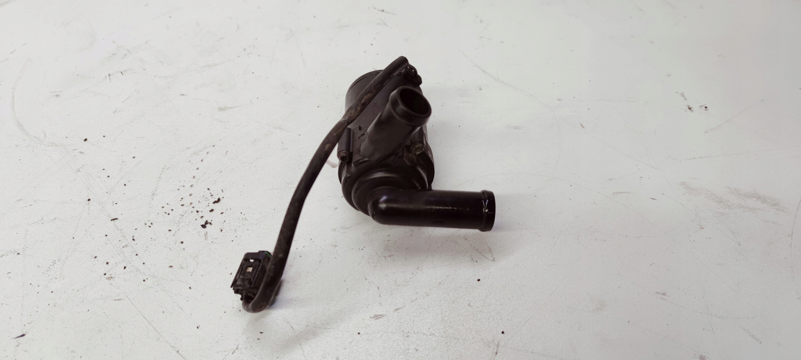 Дополнительный водяной насос WEBASTO AUDI A6 C6 9005470E