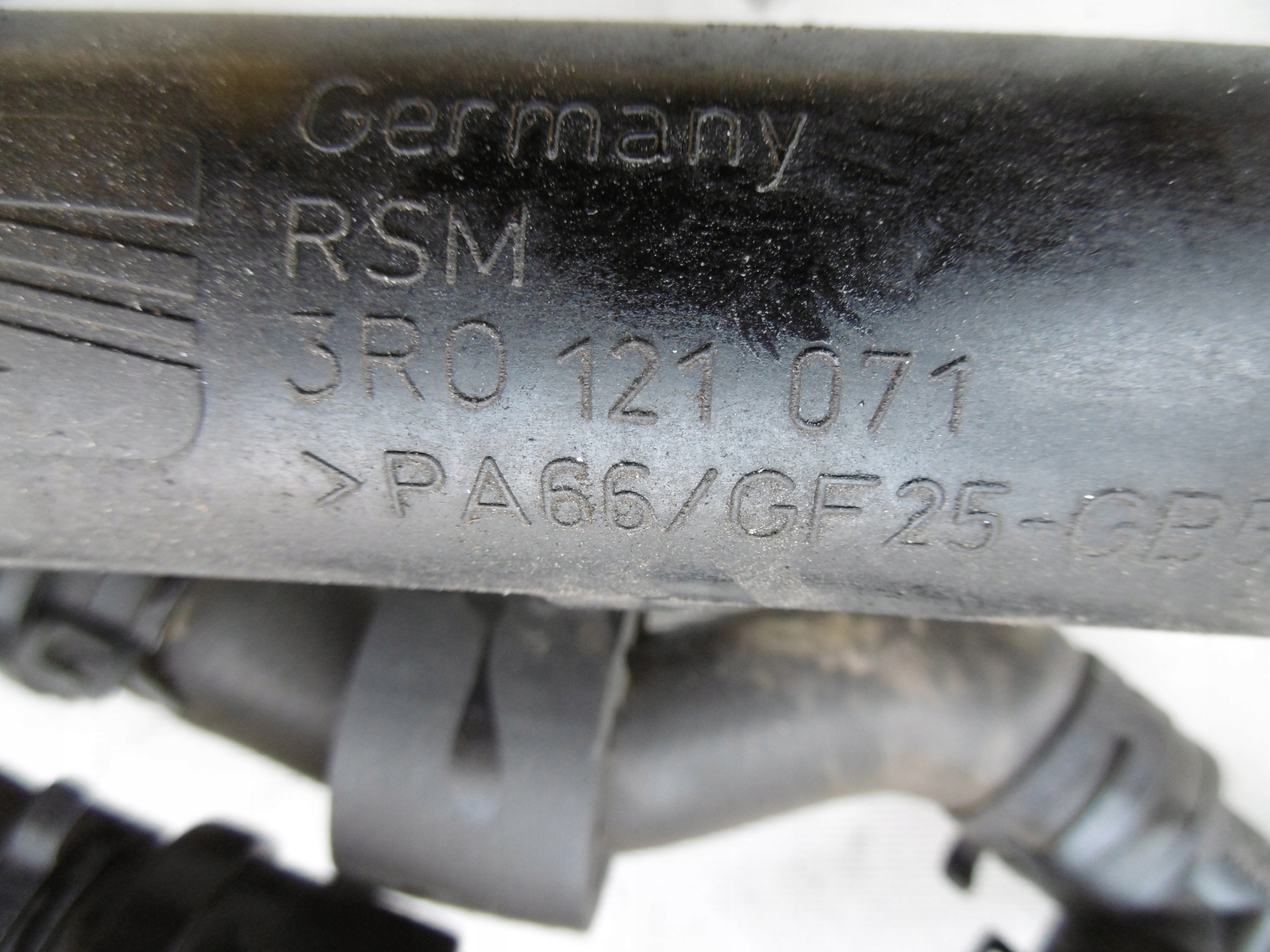 crijevo prijenos WODNY SEAT EXEO 2.0 TDI 3R0121071