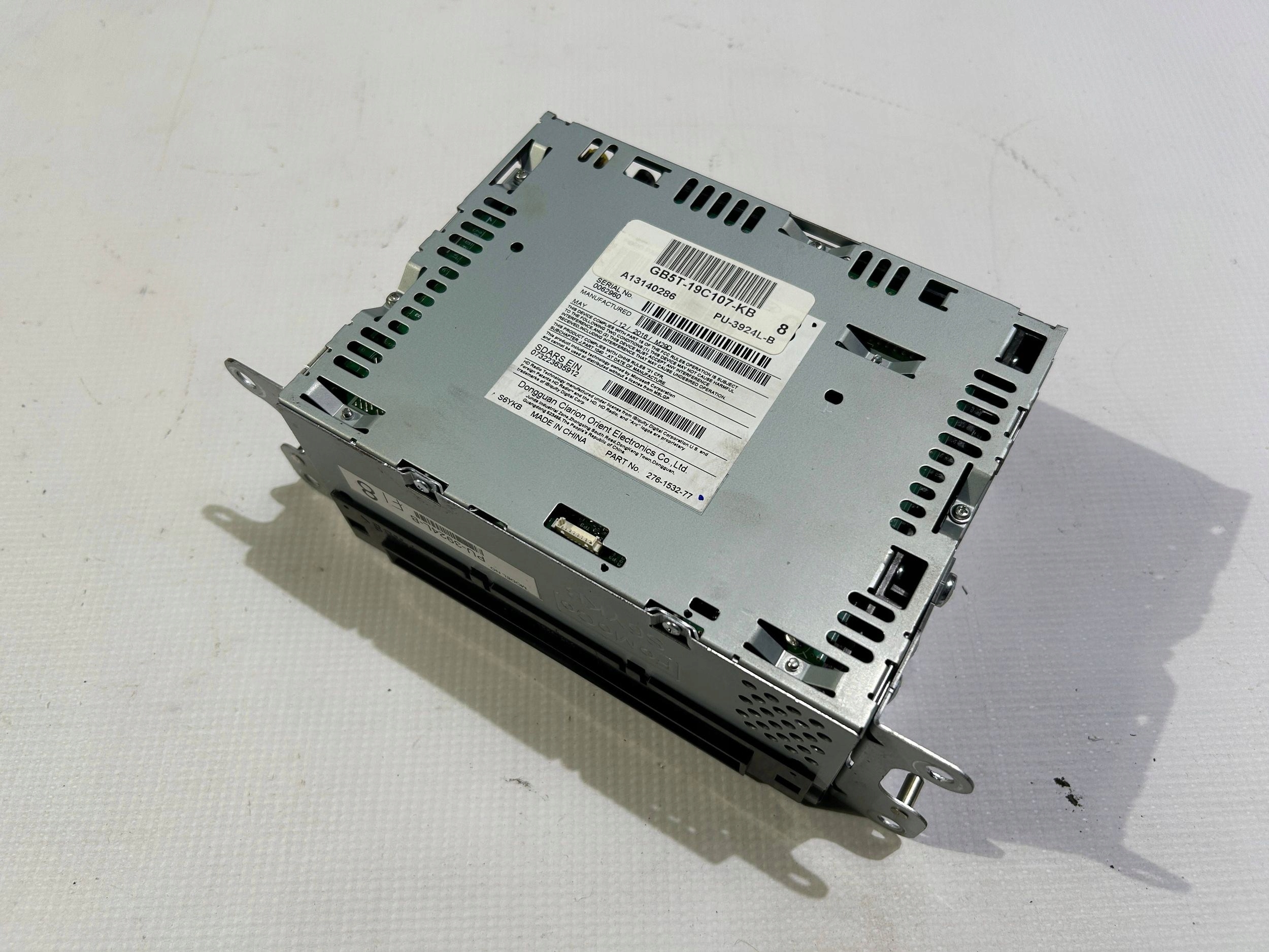 Radio odbiornik control unit module radia Ford Explorer V 2016