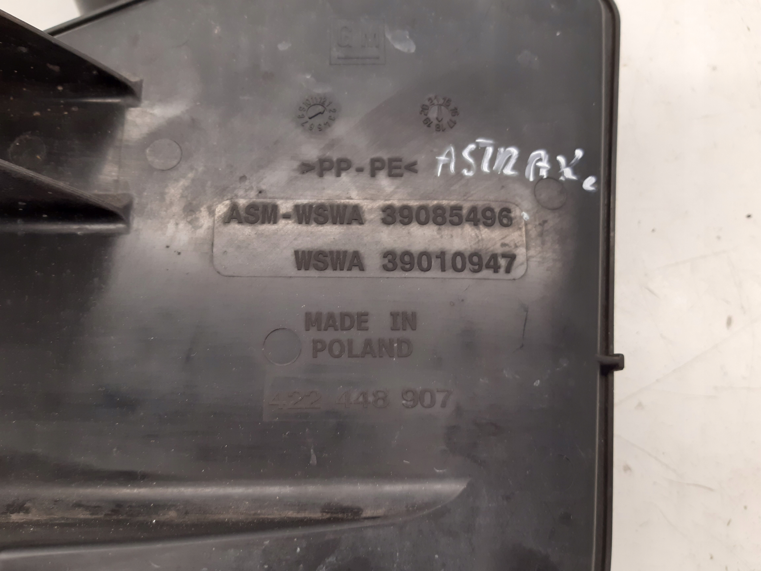 washer fluid tank 39085496 Opel Astra K