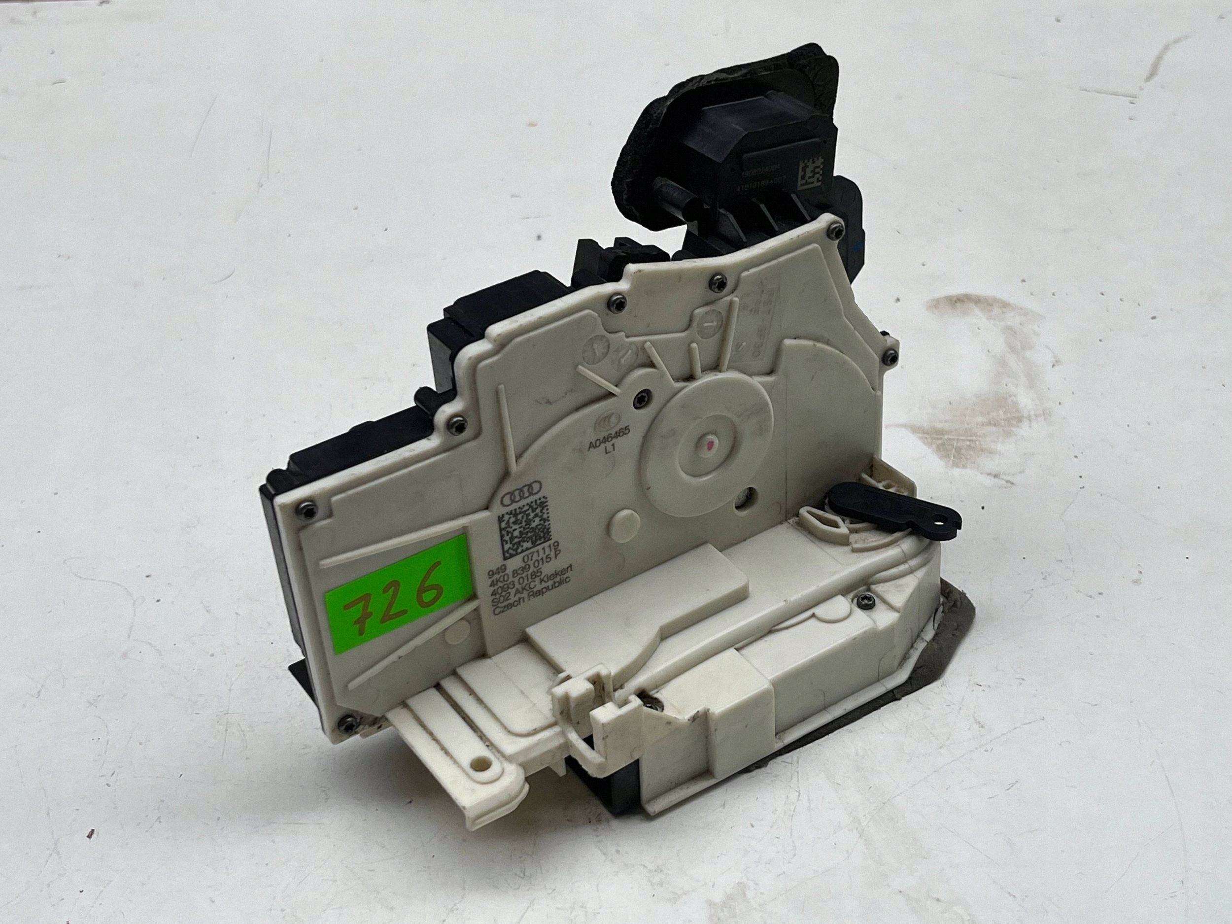 AUDI A6 C8 lock door left rear part 4K0839015P @M