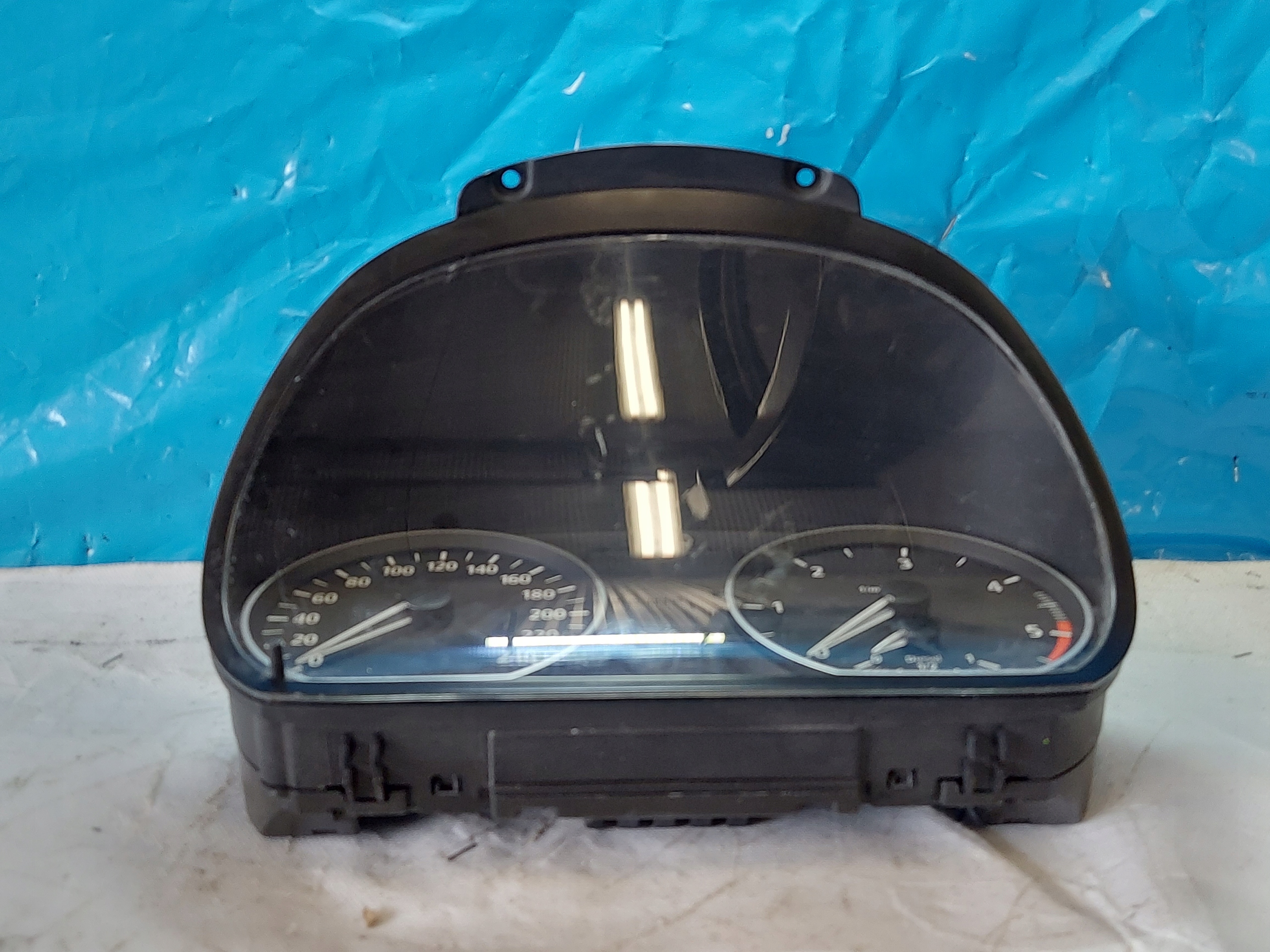 dials clock BMW 1 E87 118D 102495231