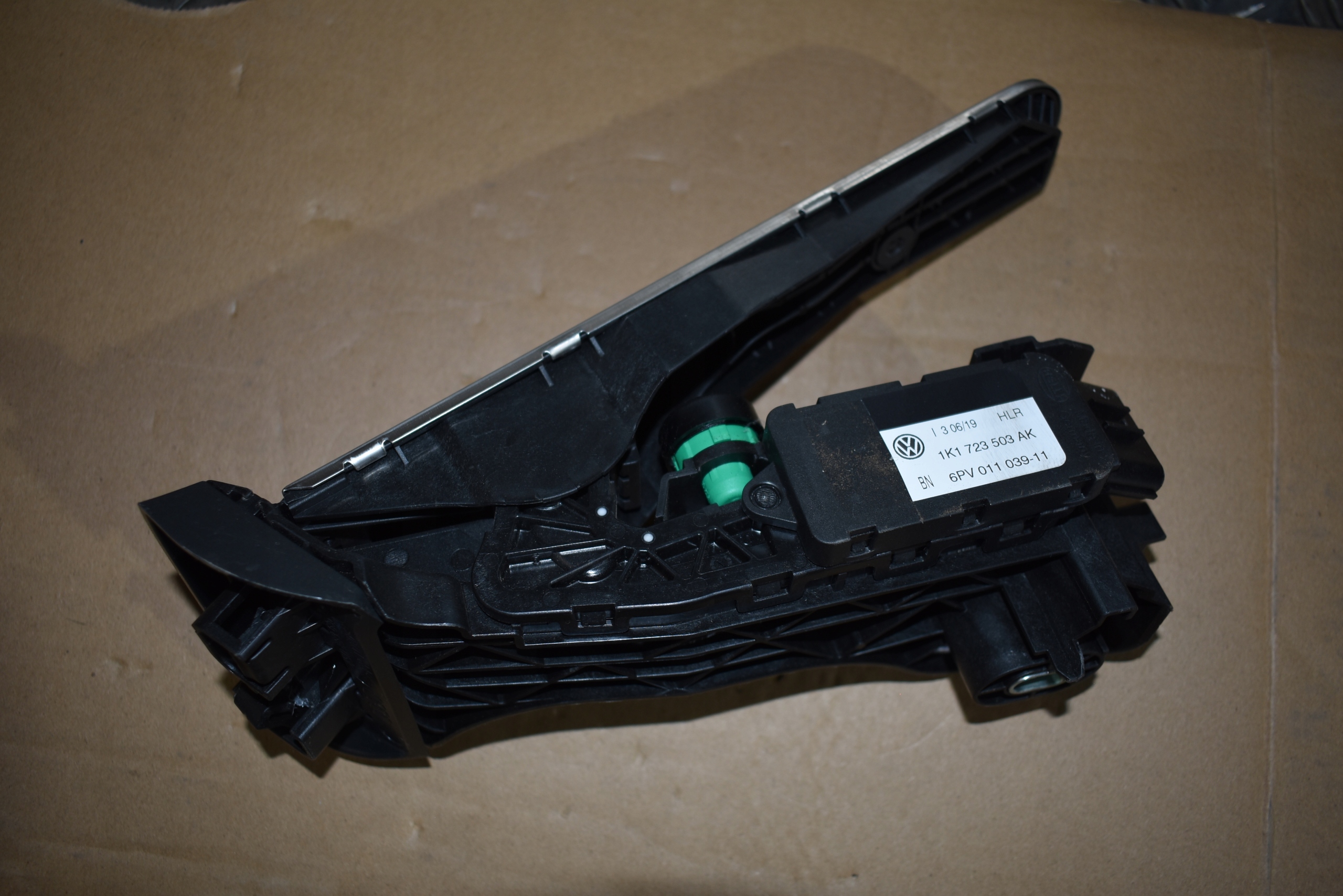 IDEALNY Gaspedal AUDI R8 1