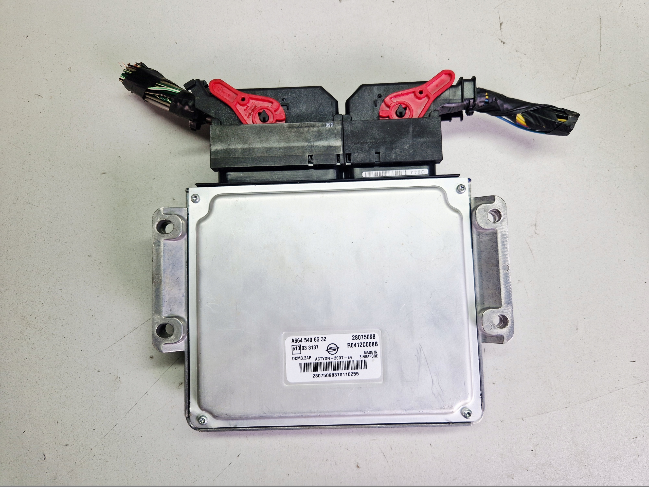 computer control unit of the engine SSANGYONG ACTYON A6645406532 28075098