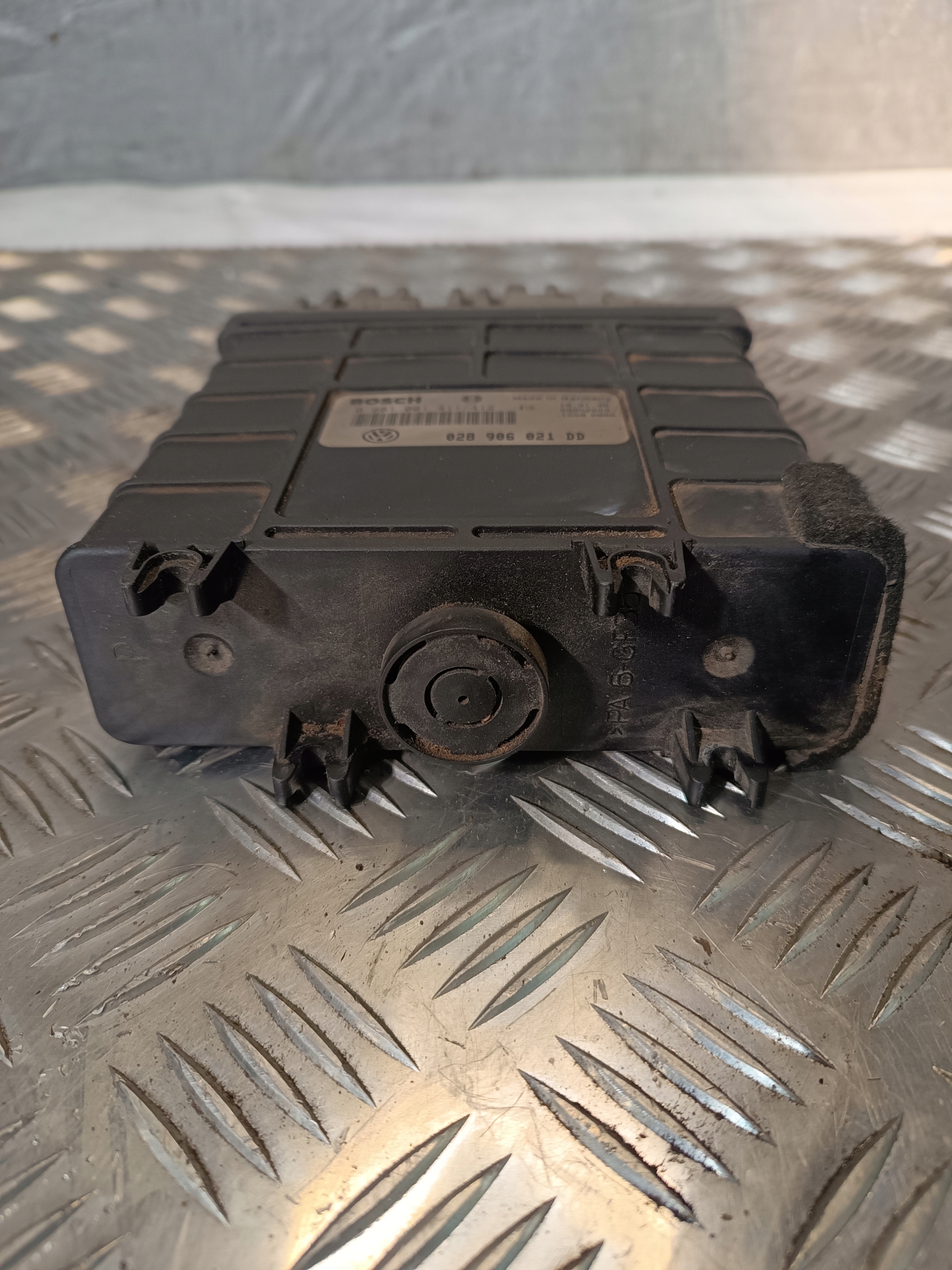 control unit of the engine BOSCH 028 906 021 VW PASSAT B4 1.9TDI