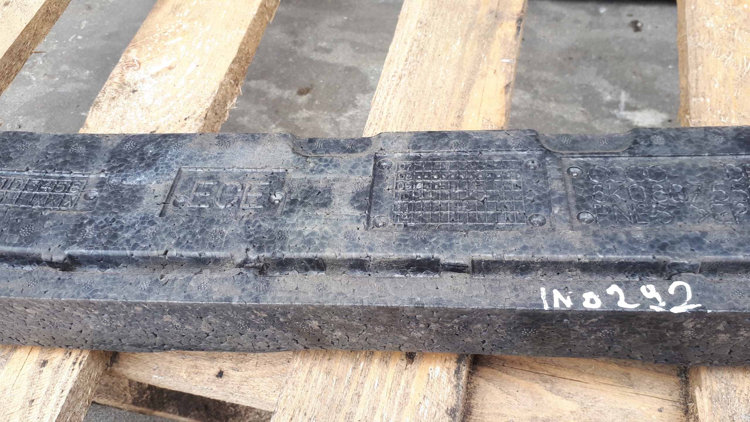 A4 B8 ABSORBER nárazníku předního předek S LINE 8K0807550