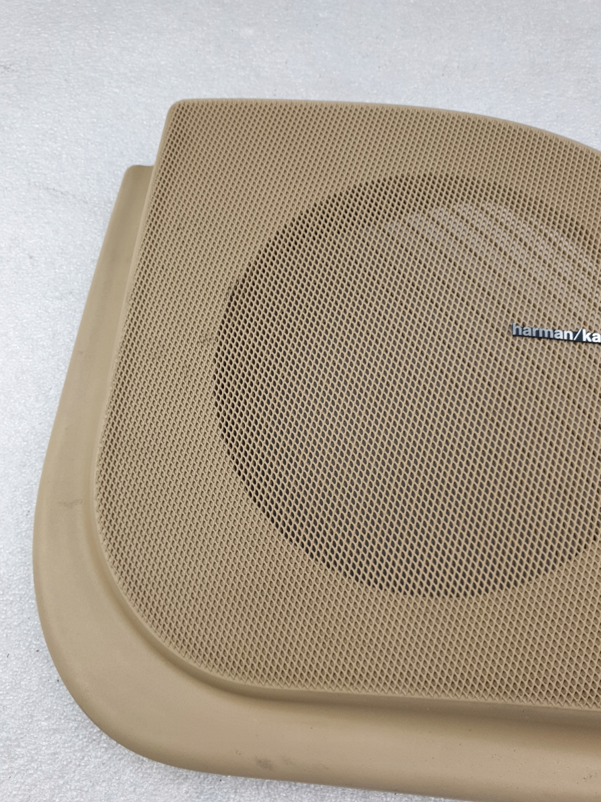 пластик правый передний MERCEDES CLS W219