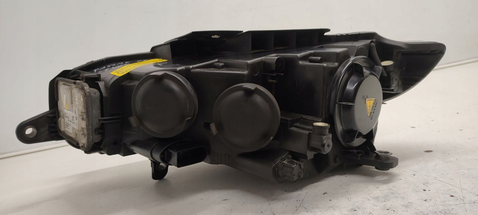 light front front right xenon VW Passat CC 2,0 TDI