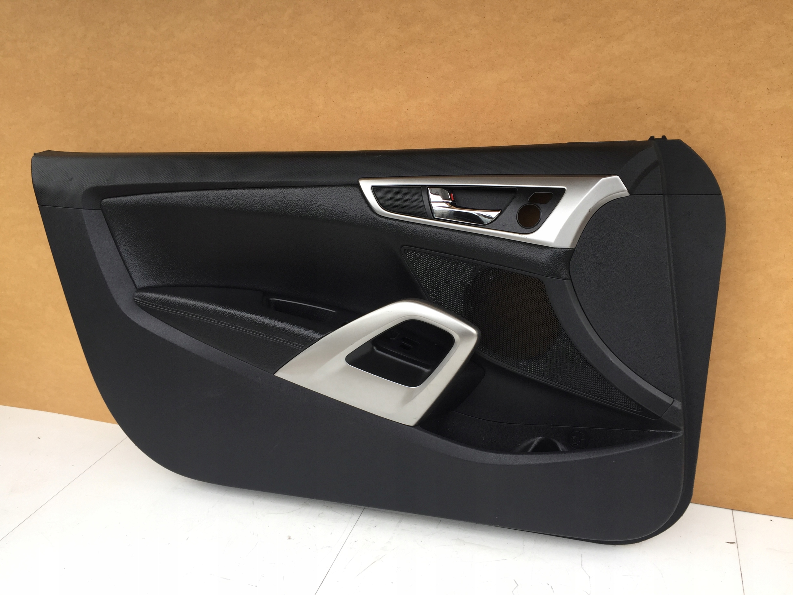 HYUNDAI VELOSTER БЕКОН ОТДЕЛКА ЛЕВАЯ ПЕРЕДНЯЯ