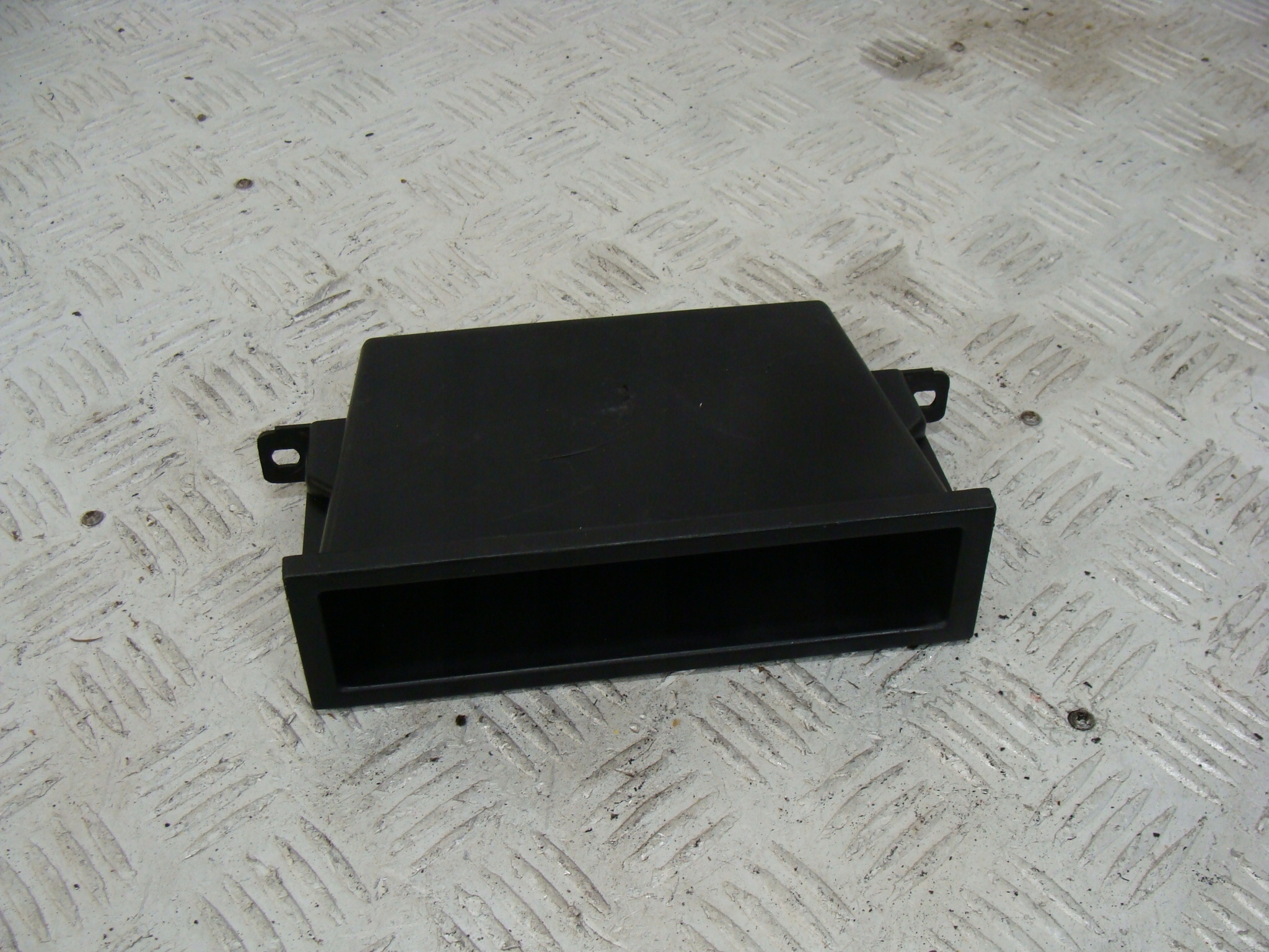 Chevrolet Aveo бардачок полка 96495144
