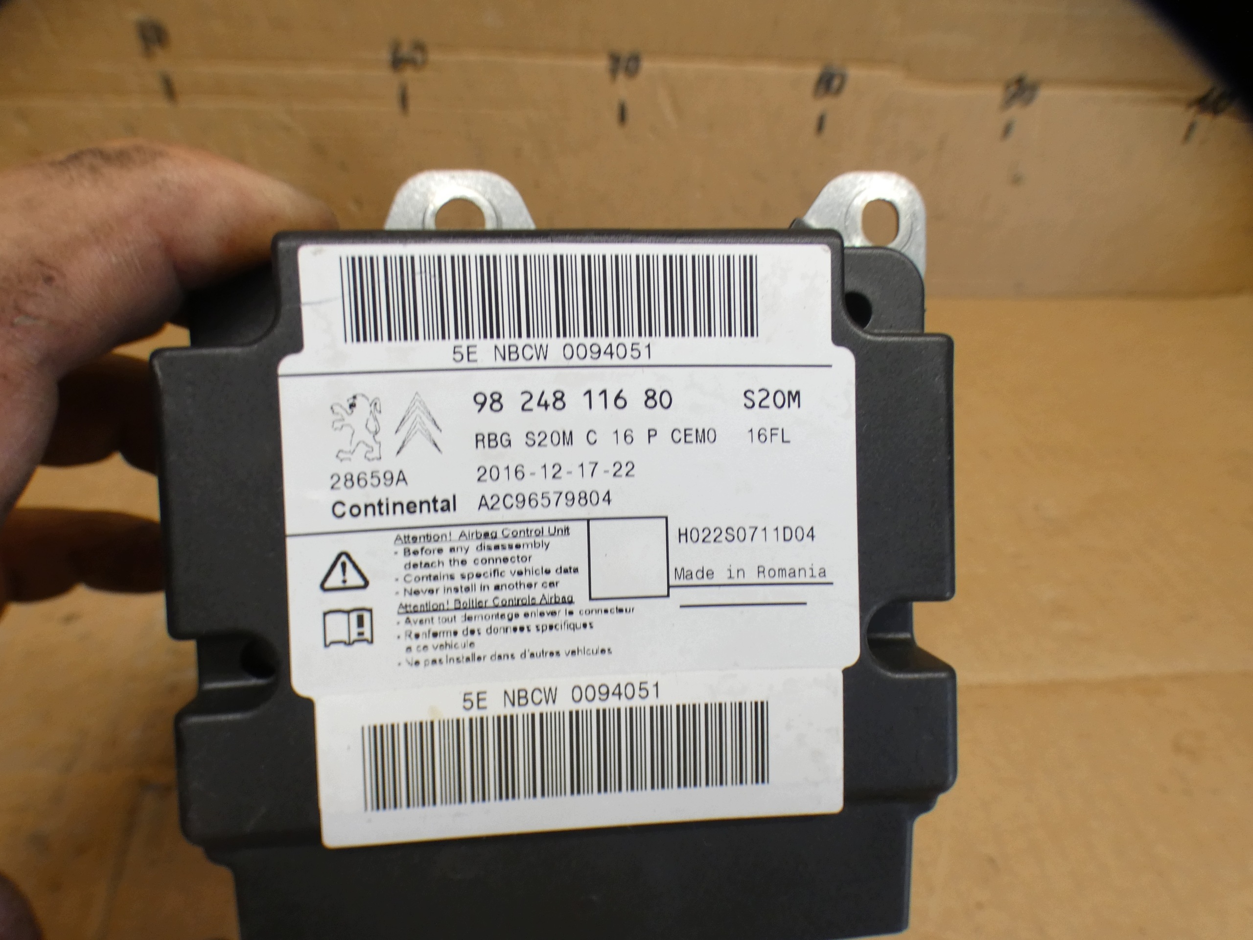 PEUGEOT CITROEN OPEL SENSOR control unit airbag 9824811680