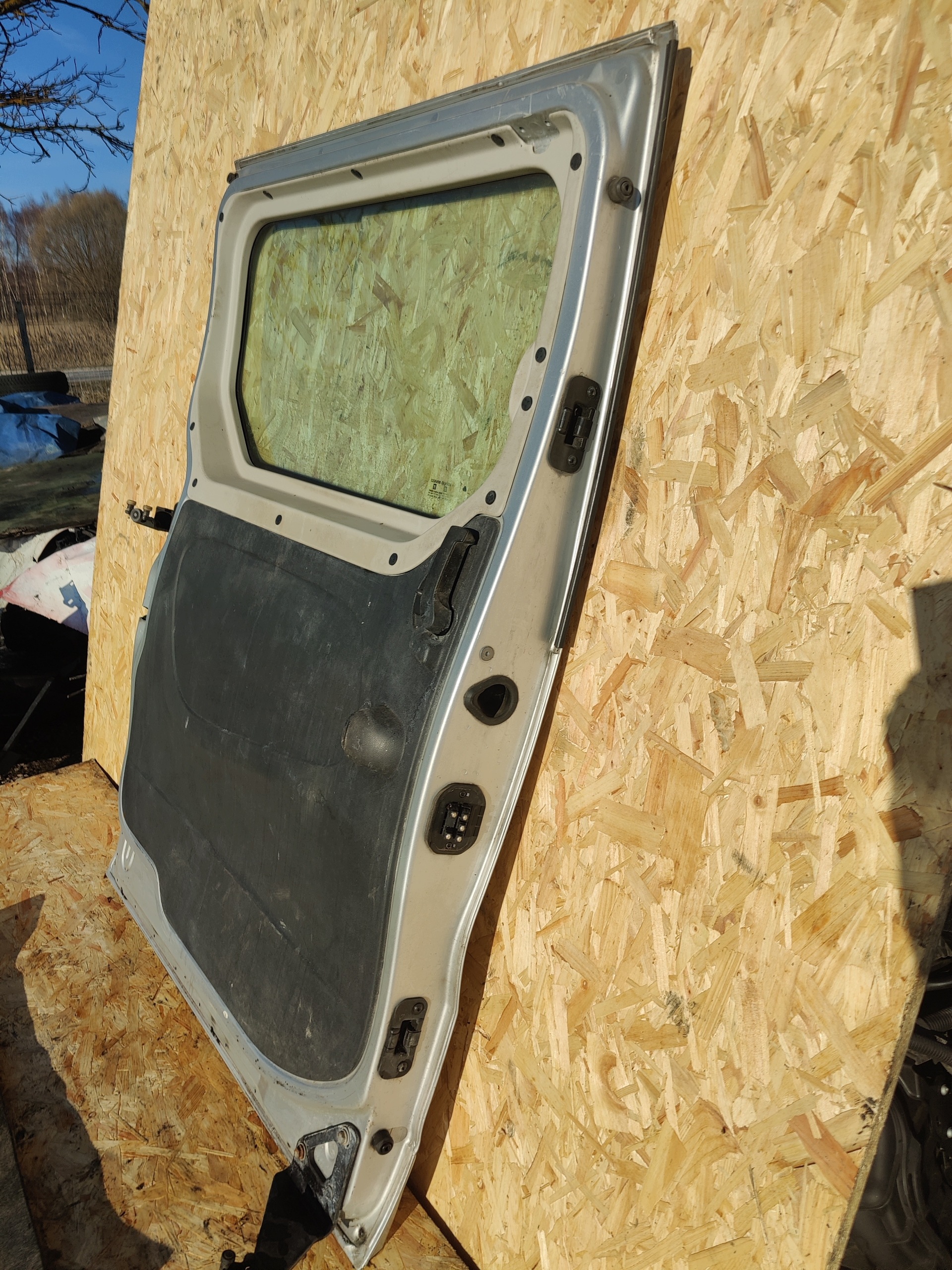 TRAFIC III VIVARO B door side sliding right silver complete window