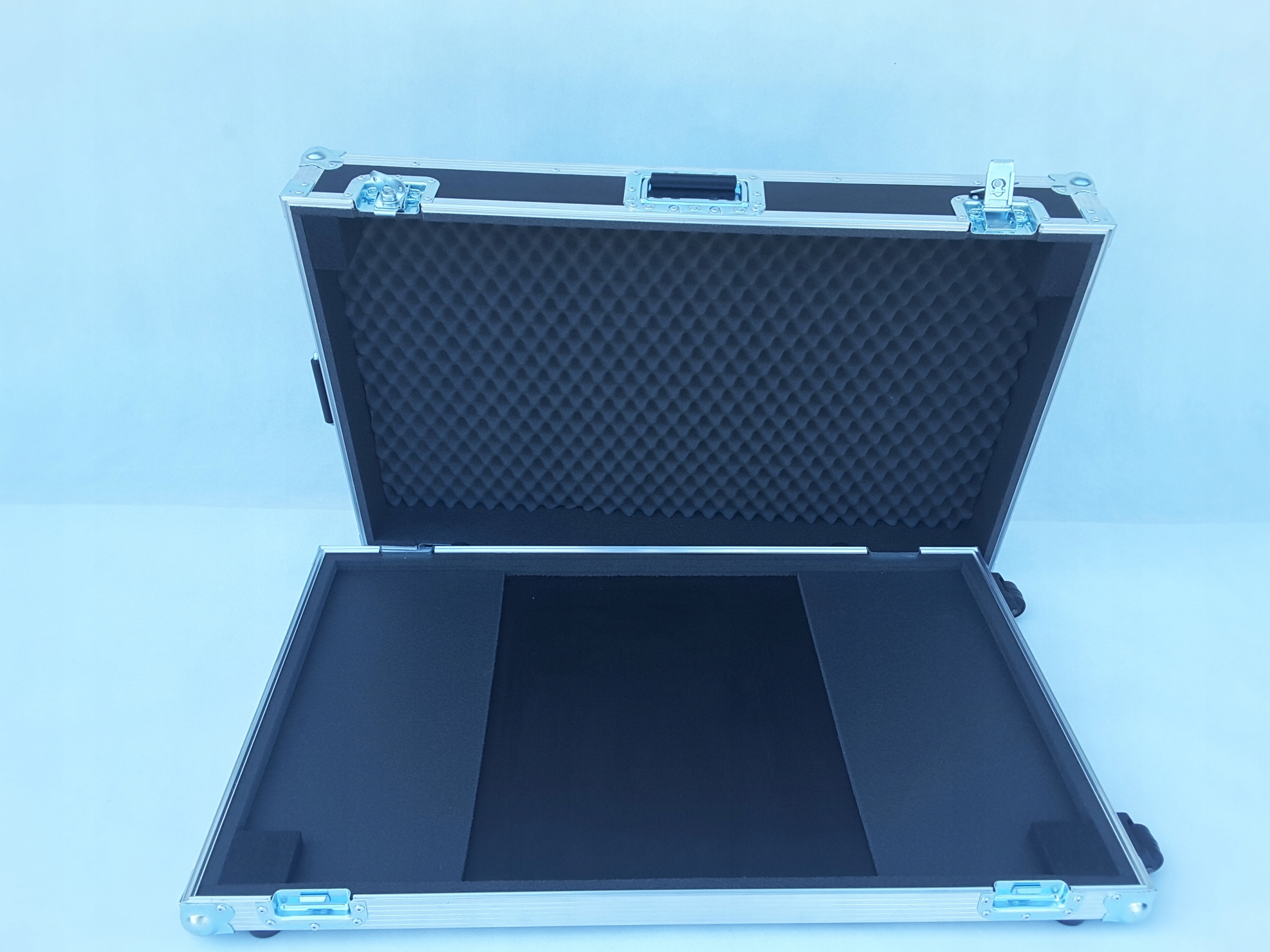 Case na DENON PRIME 4 NOWY Z KOŁAMI OD PRODUCENTA Kod producenta DP4NAK+K