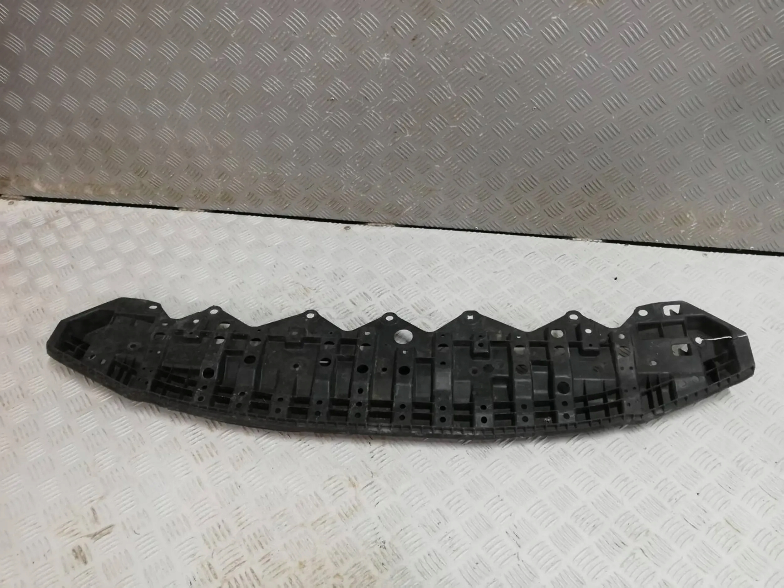 VV YARIS III OSŁONA PŁYTA POD ZDERZAK PODŁOGA