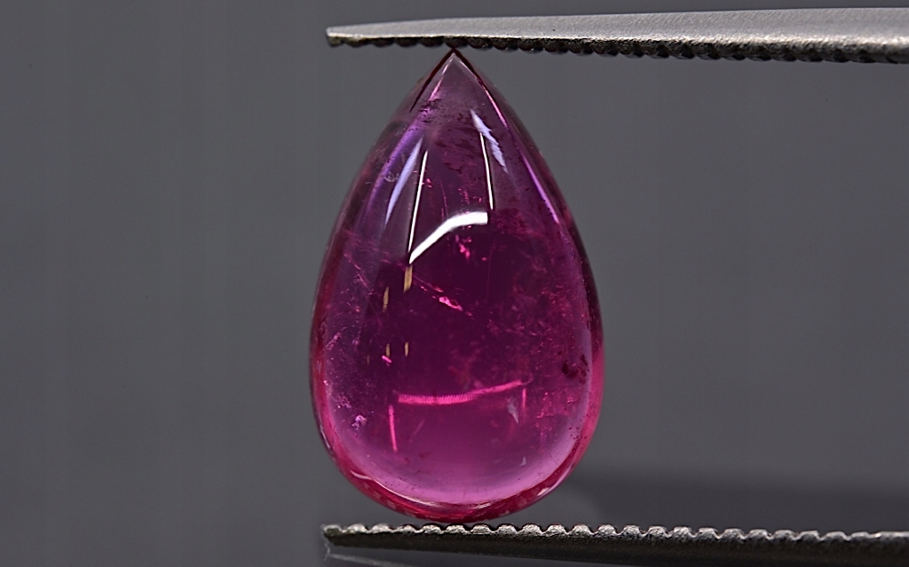 Turmalín kabošon slza 12x7,5 mm