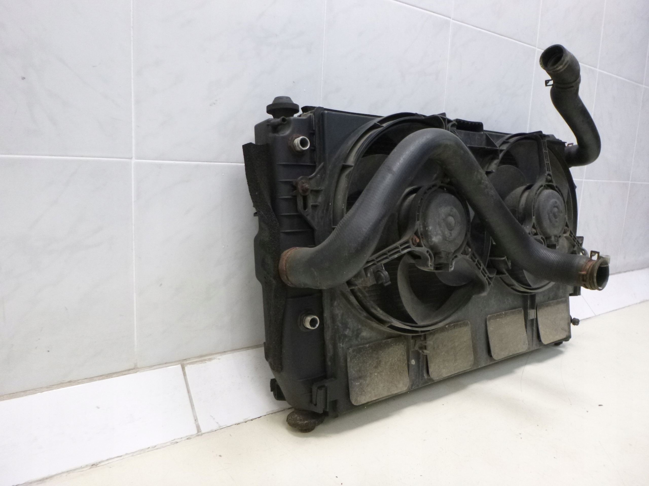 JAGUAR XK8 X100 4.0 V8 ventilátor chladič vody