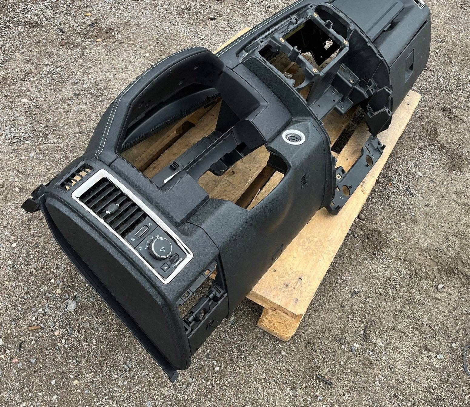 dashboard instrument panel console airbag airbag Dodge RAM 1500 Sport 2013