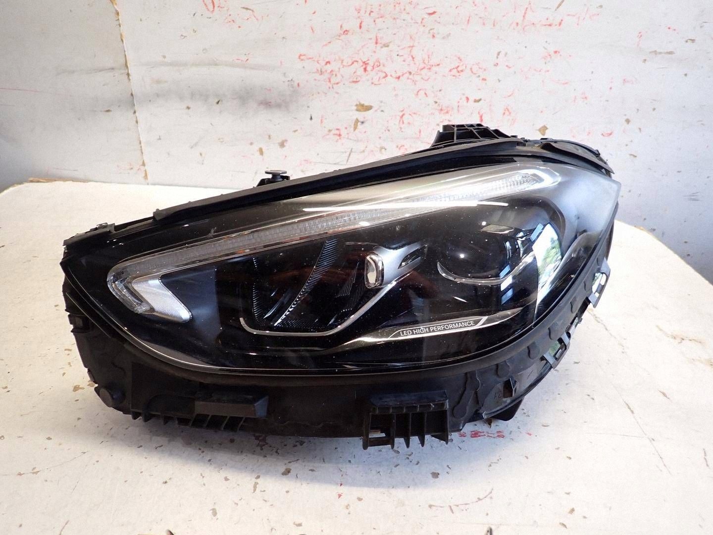 light front front left MERCEDES C-KLASA W206 2021- FULL LED A2069068104
