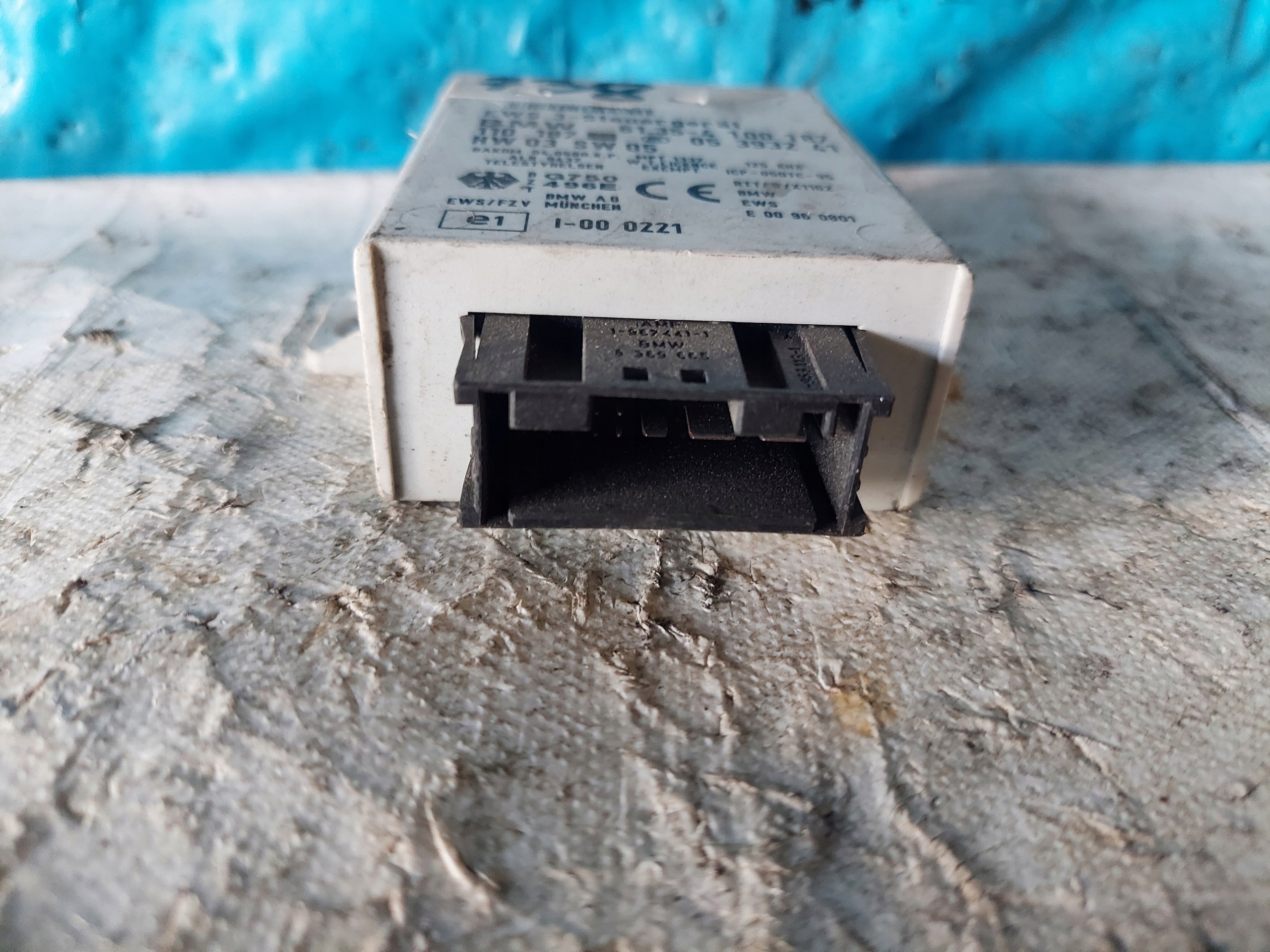BMW 5 E39 61354100187 control unit EWS