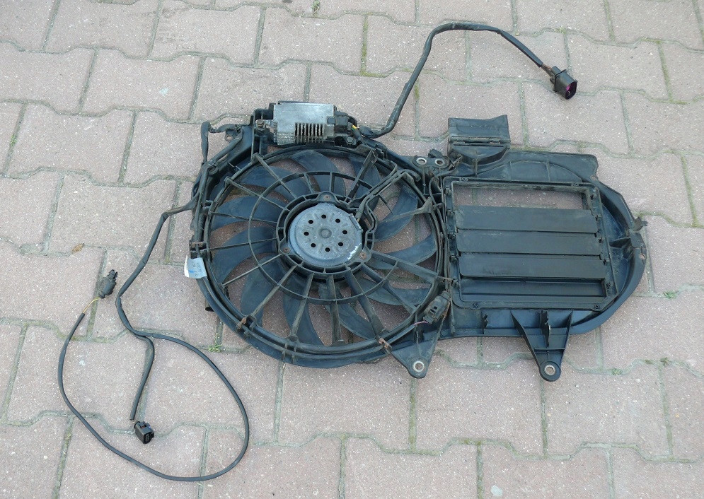 radiator fan module control unit AUDI A4 B7 2.0 TDI 140KM 8E0121205AA