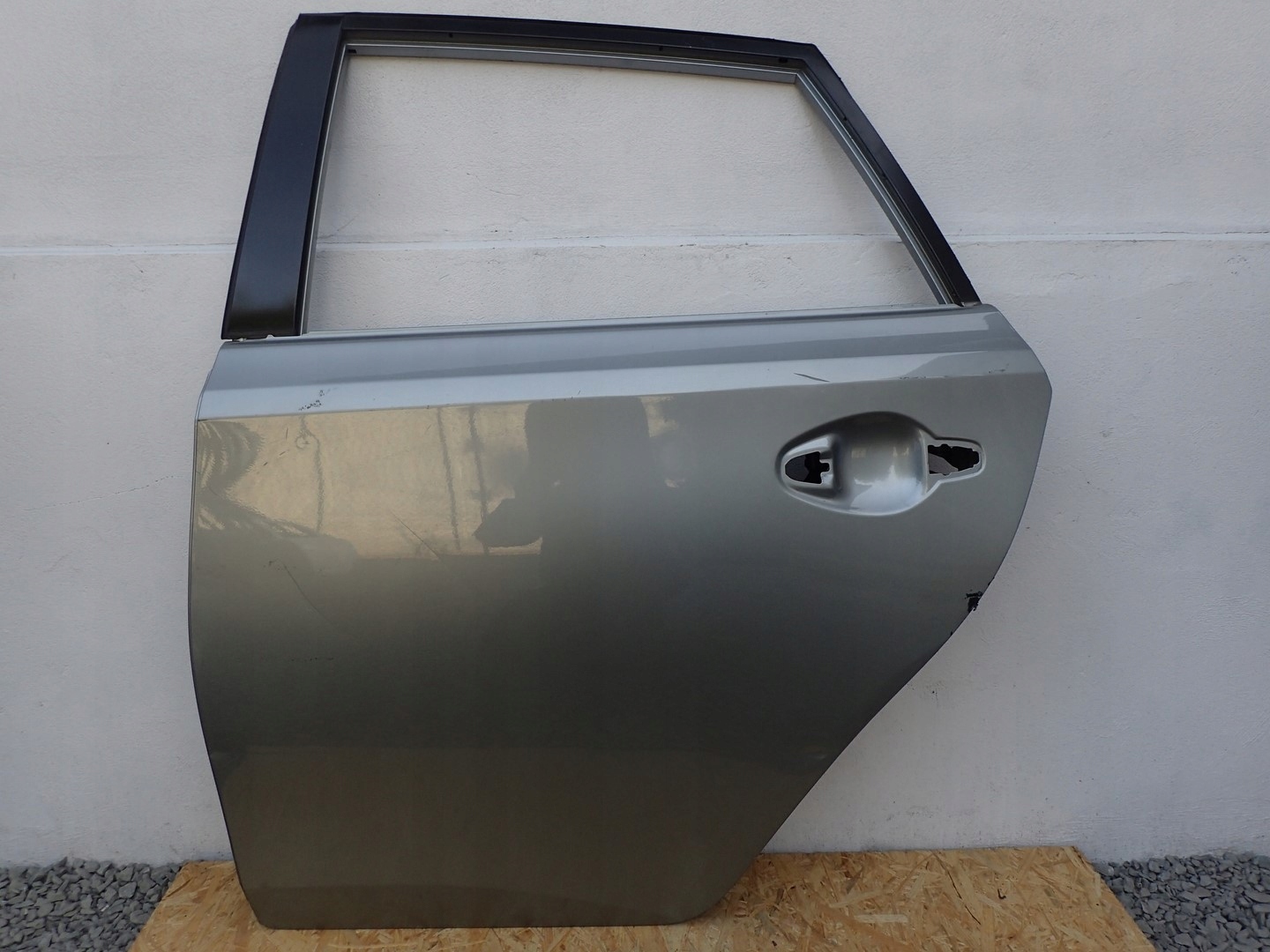 door left rear. left rear part TOYOTA AURIS II 2 HB 12