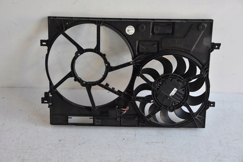 3Q0121203D - VW PASSAT B8, GOLF VIII, корпус ВЕТИЛАТОРА