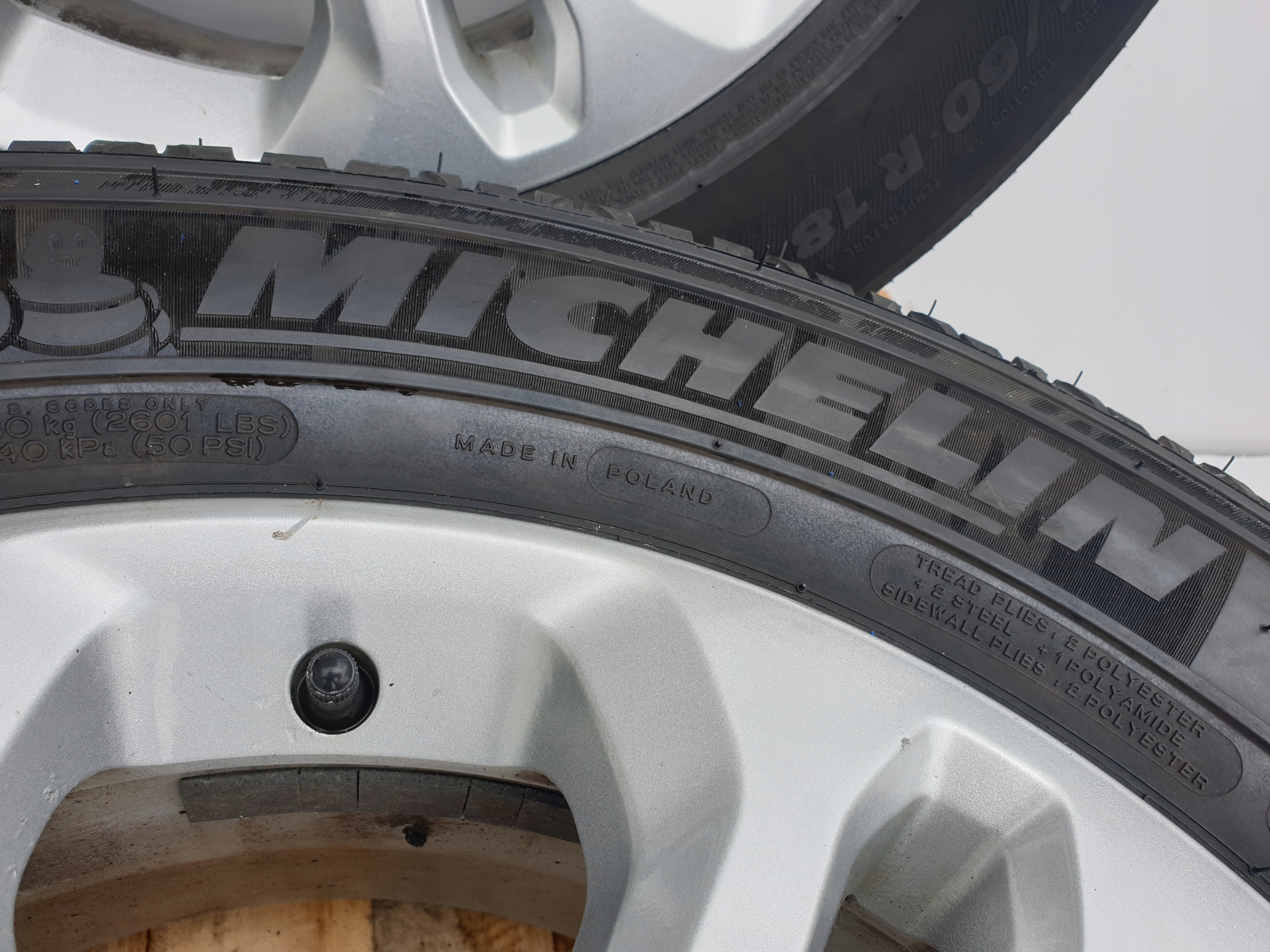 Ssangyong Rexton III ALUFELGI FELGI ALUMINIOWE 18 Wzór pięcioramienne