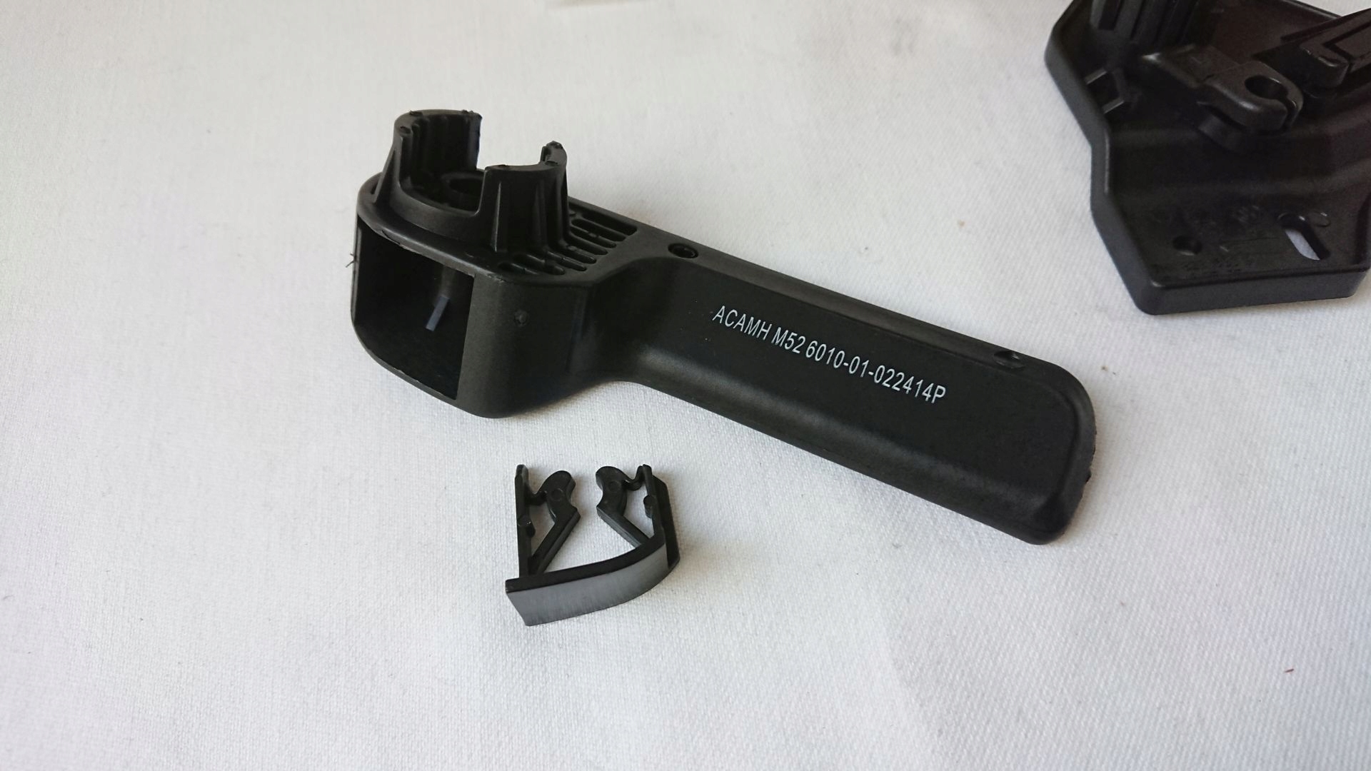 RĄCZKA + UCHWYT OTWIERANIA MASKI VW PASSAT B6 CC Numery katalogowe zamienników AIC 56200 BBR Automotive 001-10-30114 MAXGEAR 28-0409 MAXGEAR 28-0426 TOPRAN 118 900