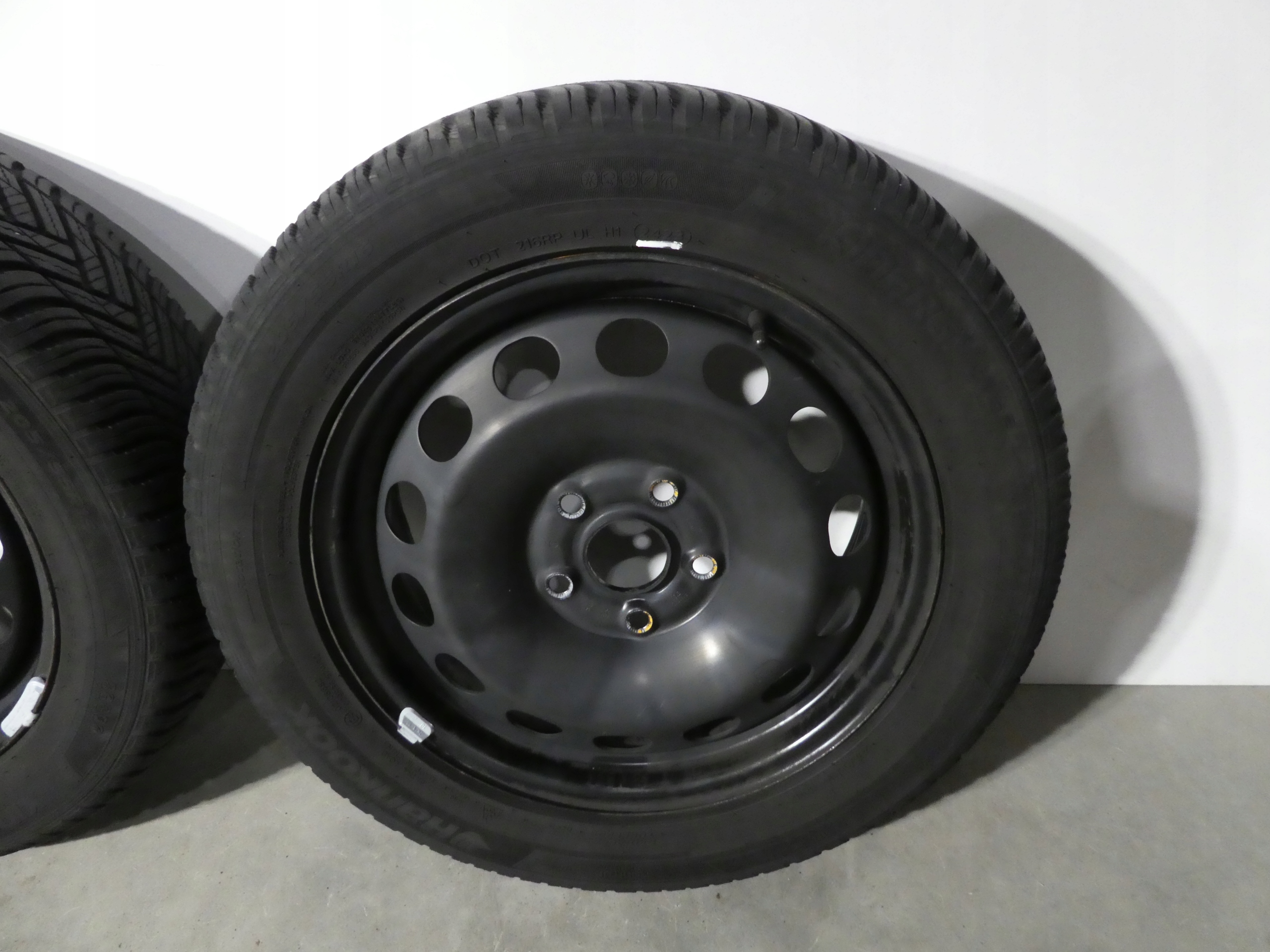 4X wheels discs tyres VW CADDY 2K5601027 205/55/16 2023R