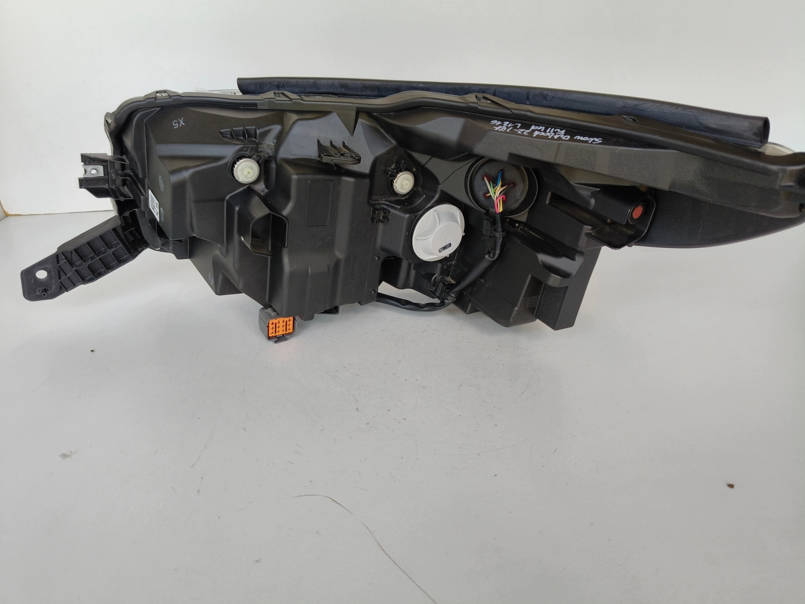 light right REFLEKTOR SUBARU OUTBACK 22- LIFT FULL LED