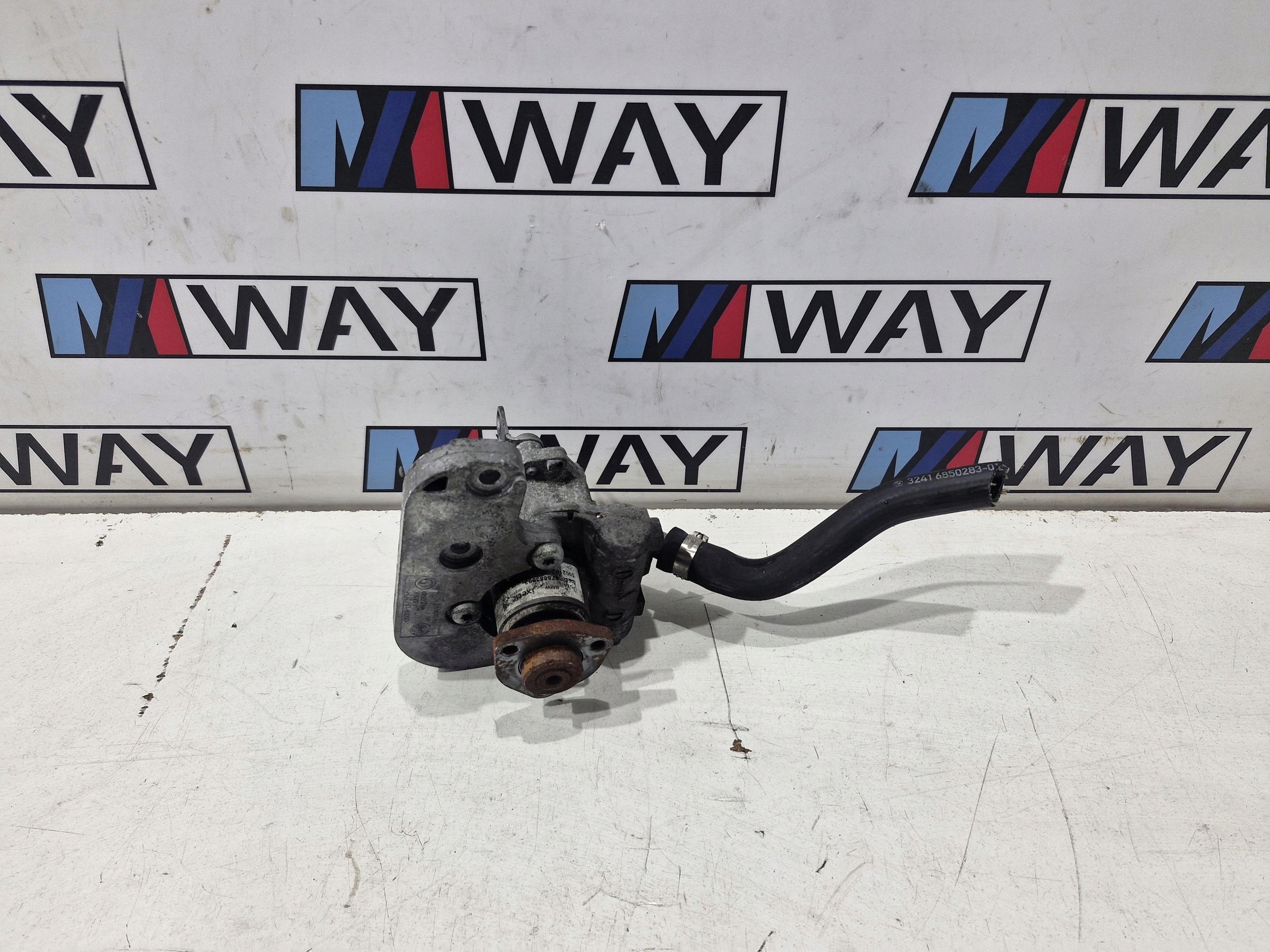 6788838 BMW E84 E90 E91 E92 Servopumpe