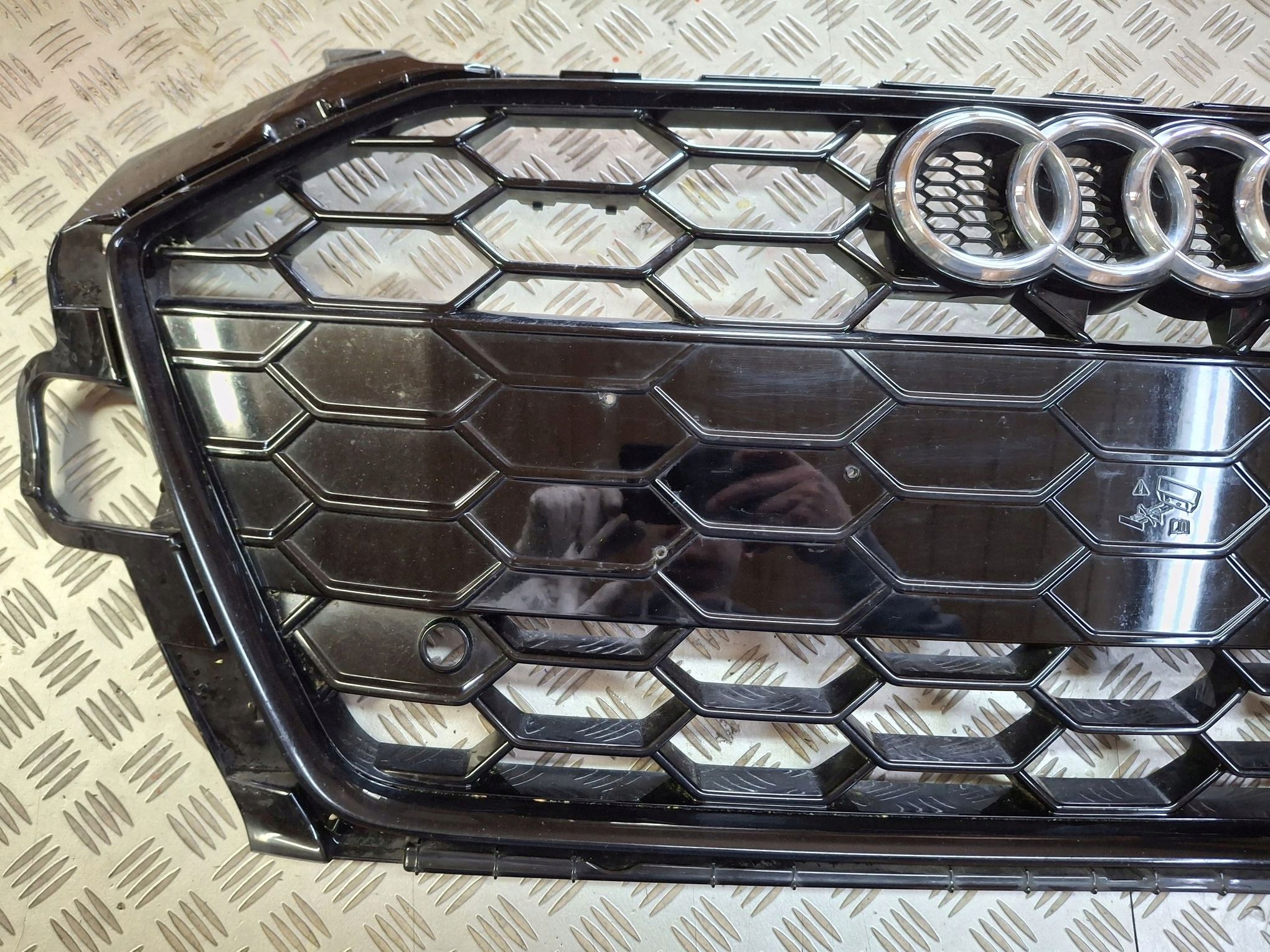Grille AUDI A4 B9 LIFT S-LINE 2019R->