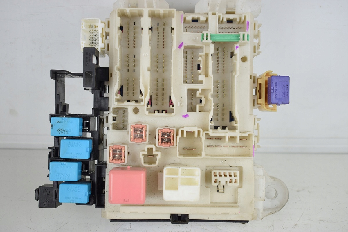 Module fusibles TOYOTA RAV 4 III