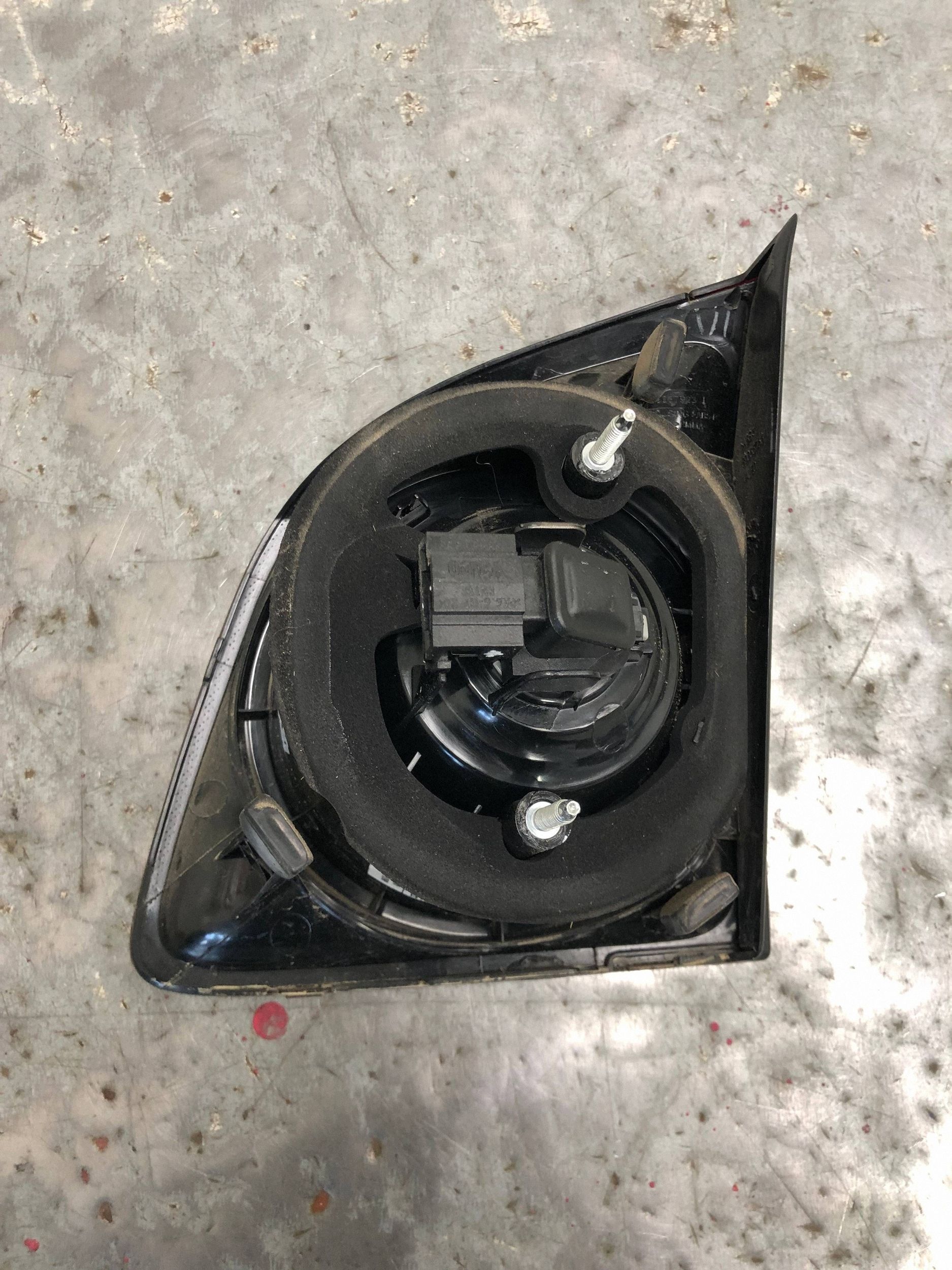 light left rear part to the bonnet VW GOLF VI plus 5M0945093M